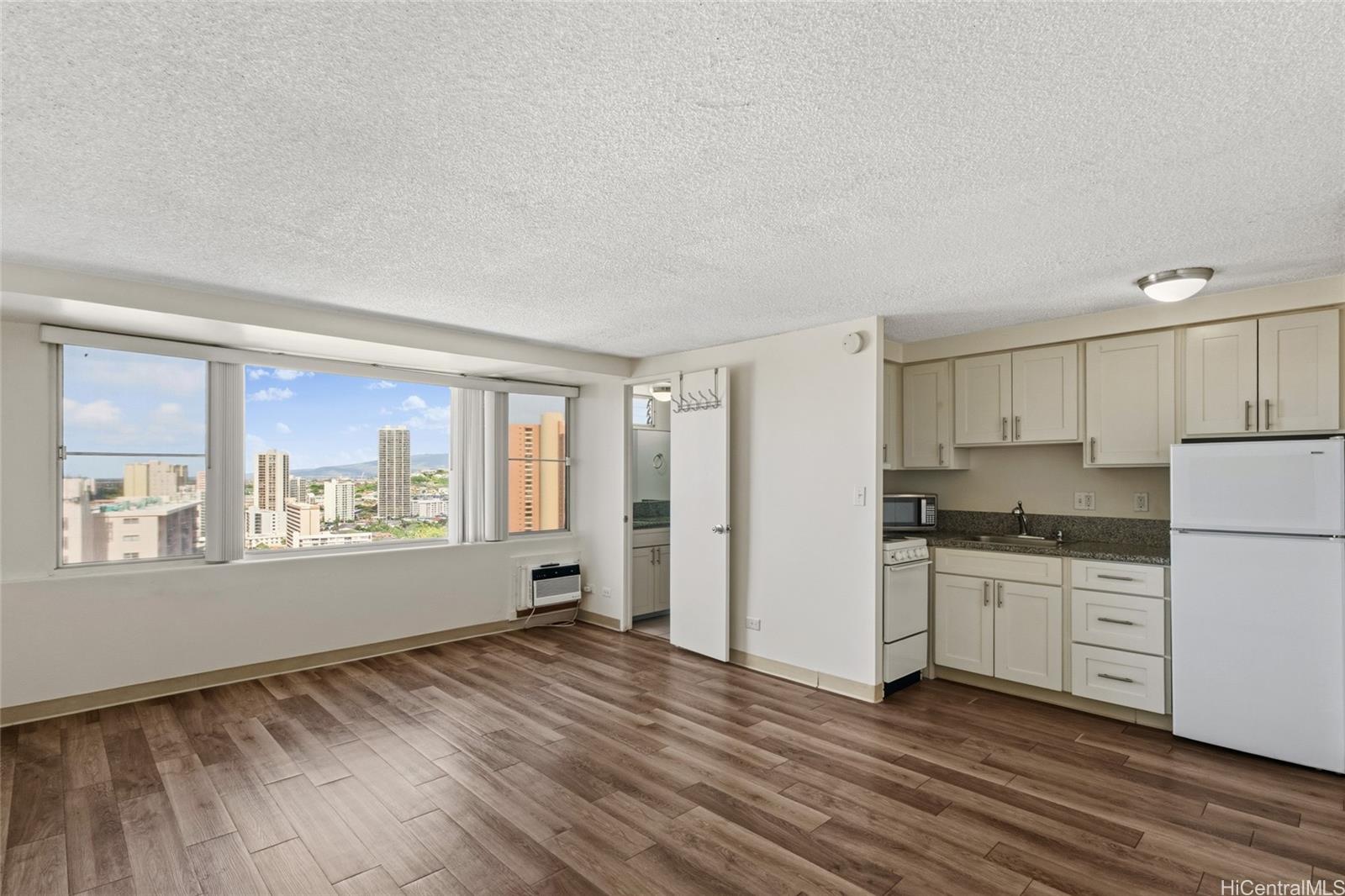 Five Regents condo # 2006, Honolulu, Hawaii - photo 4 of 16