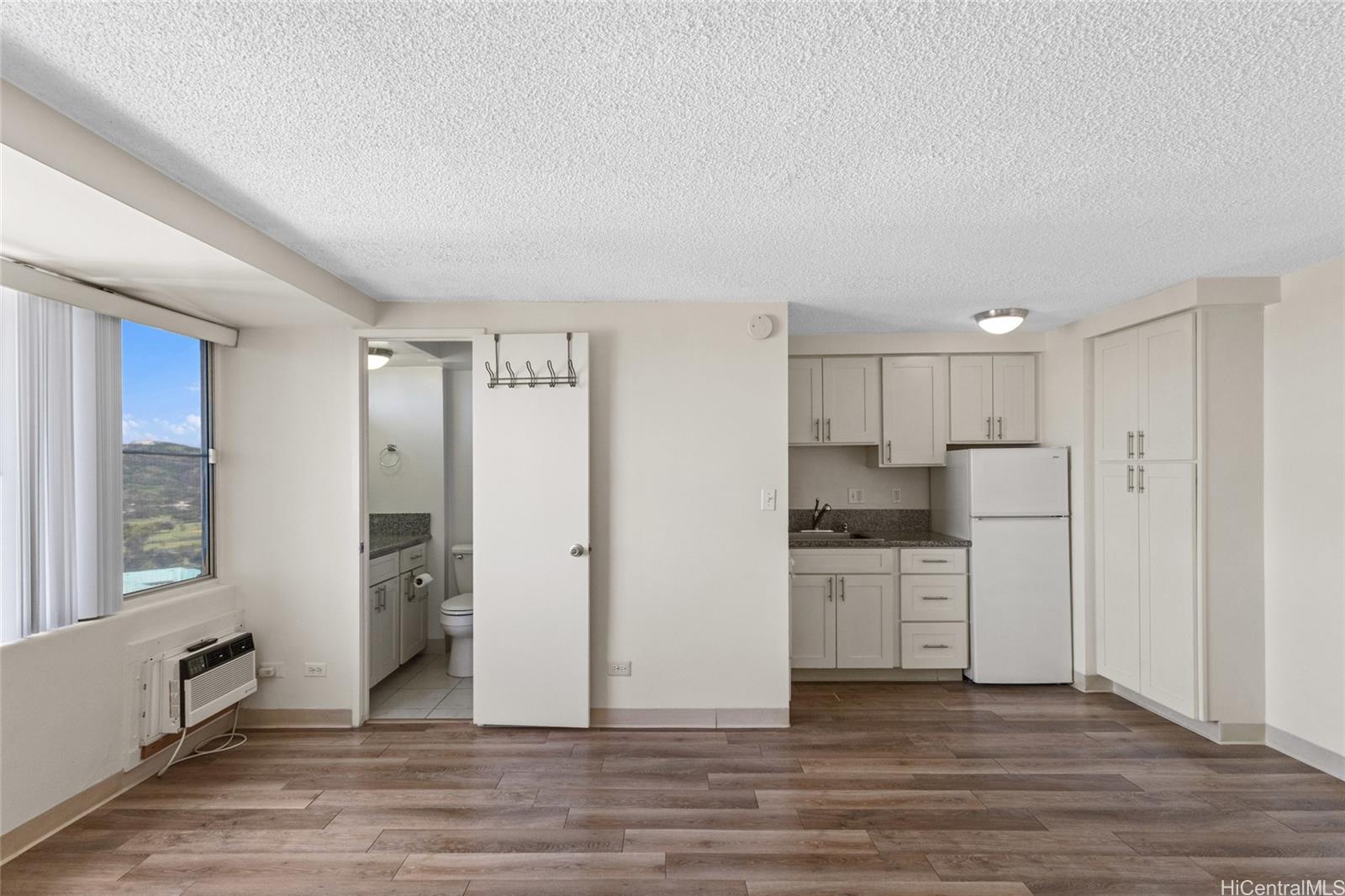 Five Regents condo # 2006, Honolulu, Hawaii - photo 7 of 16