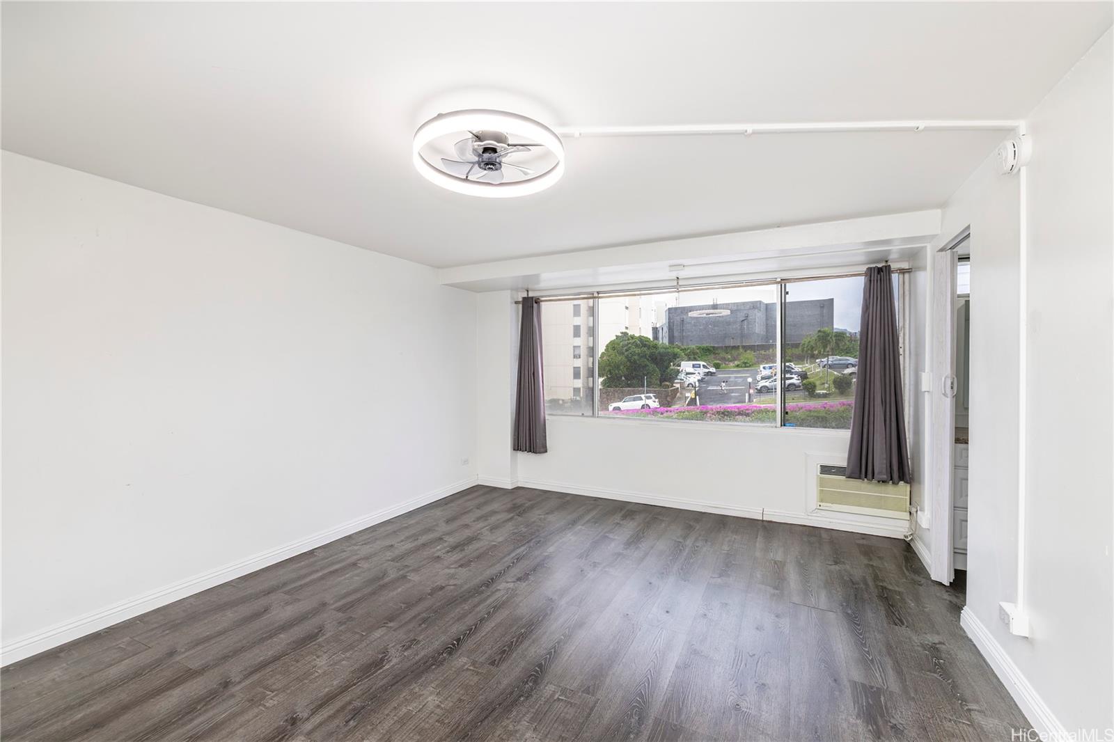 Five Regents condo # 512, Honolulu, Hawaii - photo 4 of 13