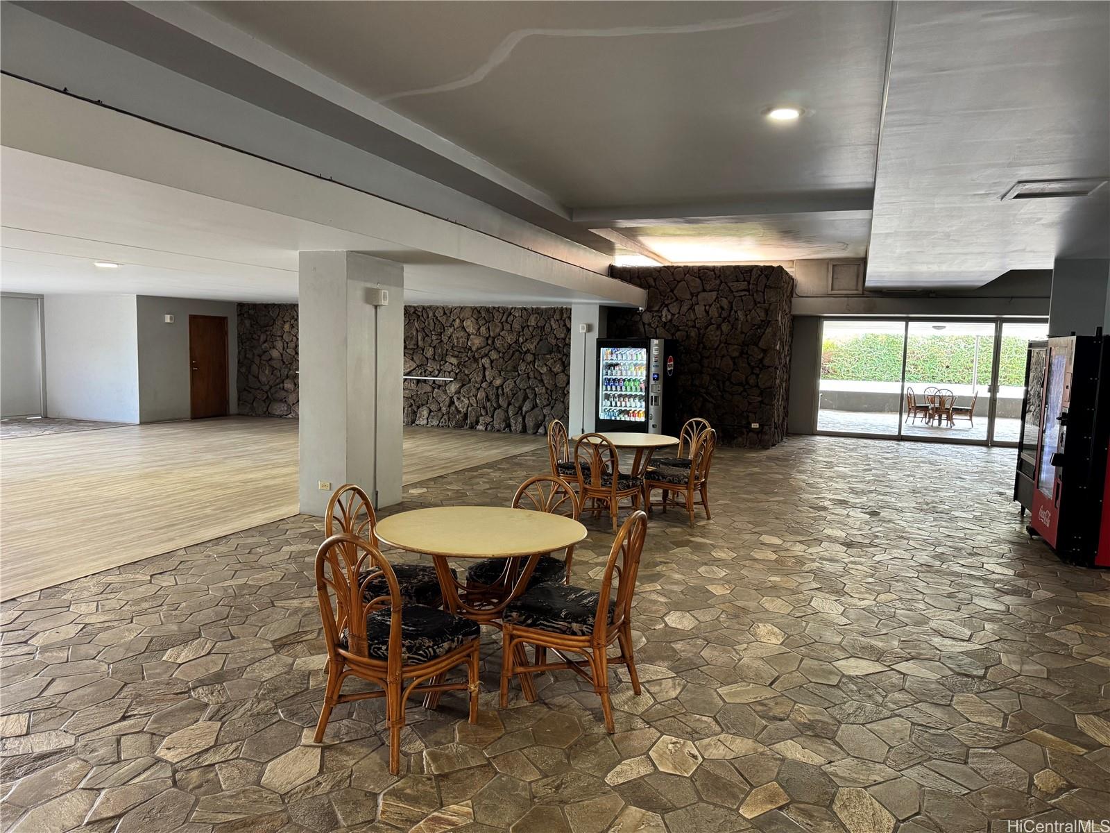 Five Regents condo # 706, Honolulu, Hawaii - photo 4 of 20