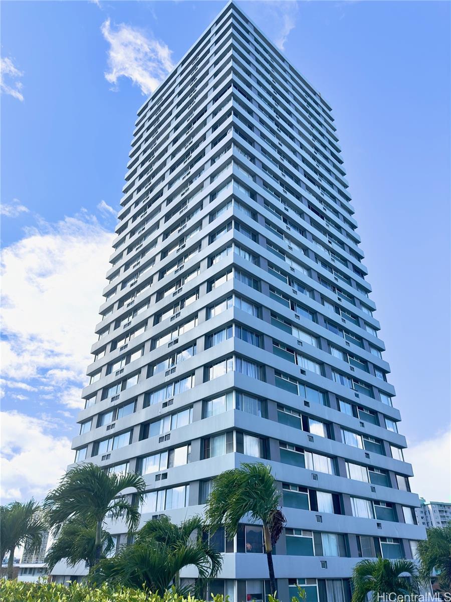 Five Regents condo # 712, Honolulu, Hawaii - photo 2 of 11