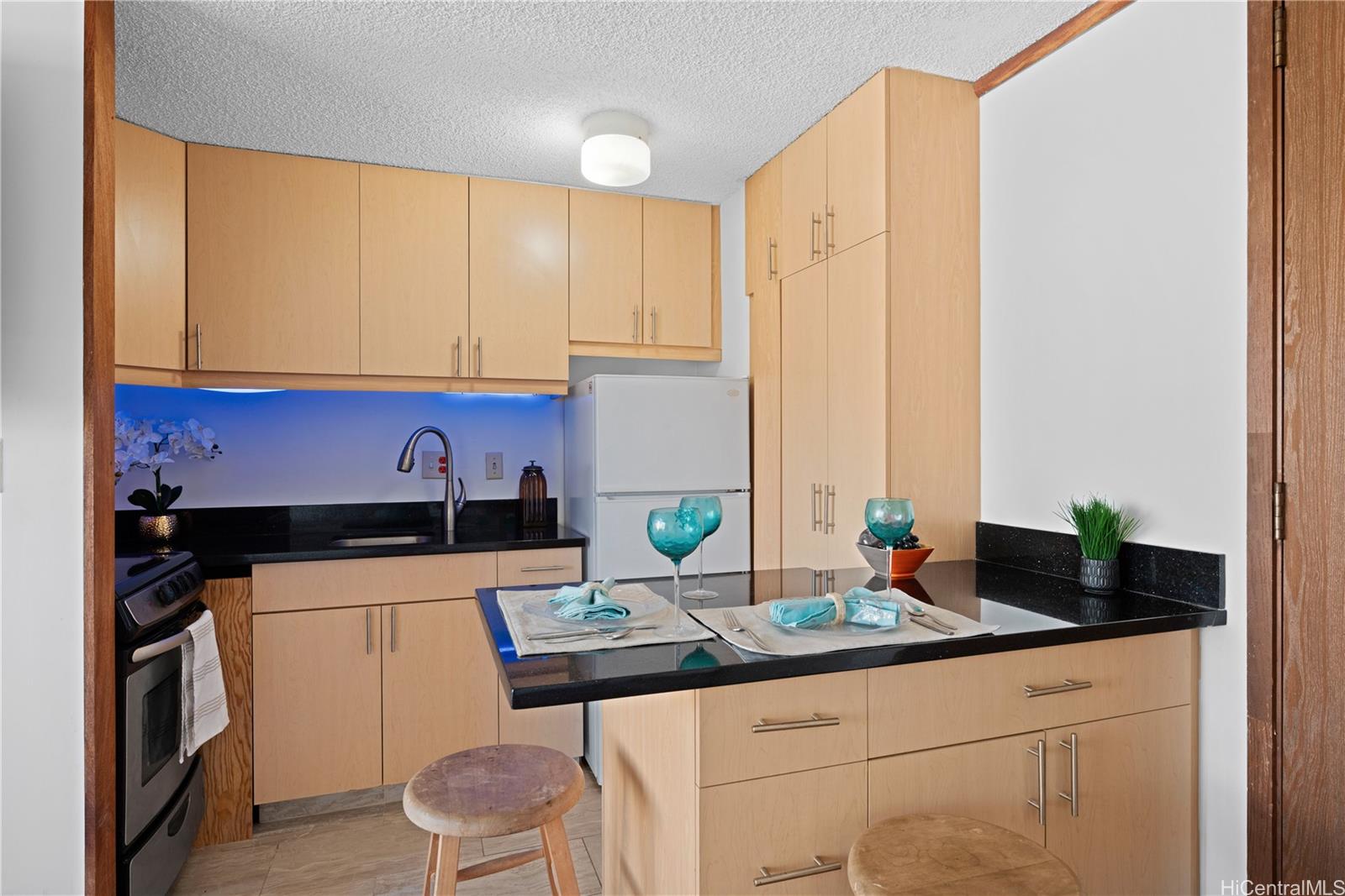Five Regents condo # 806, Honolulu, Hawaii - photo 2 of 20