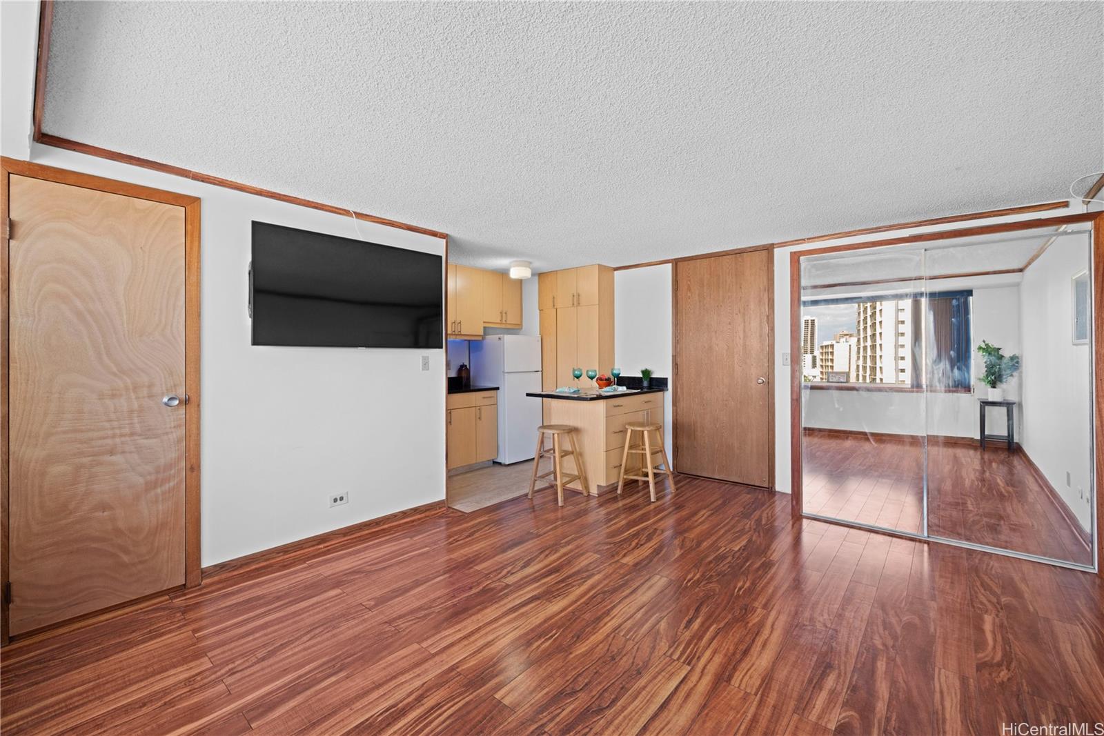 Five Regents condo # 806, Honolulu, Hawaii - photo 6 of 20