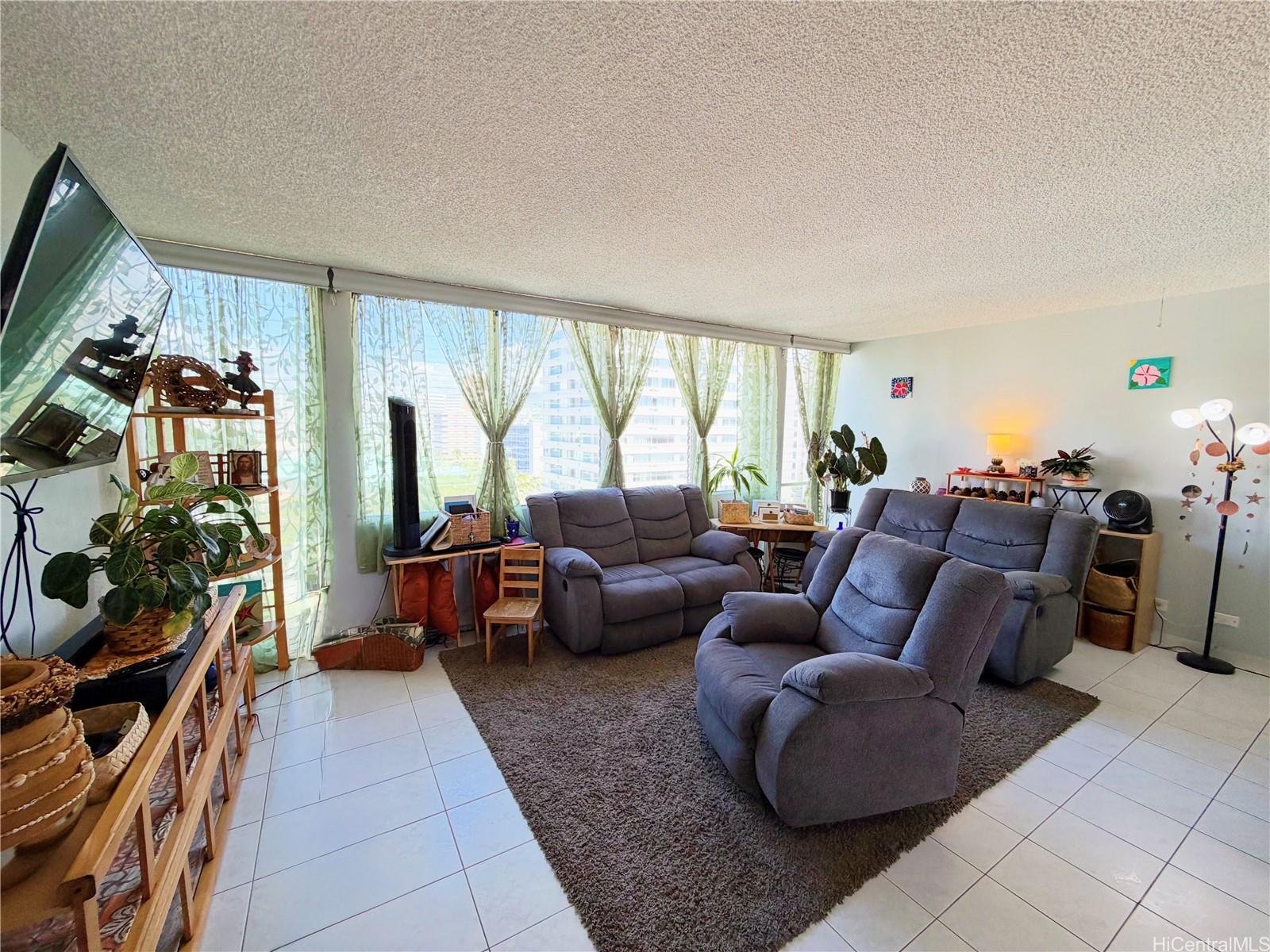 Lakeview Terrace condo # 8B, Honolulu, Hawaii - photo 2 of 22