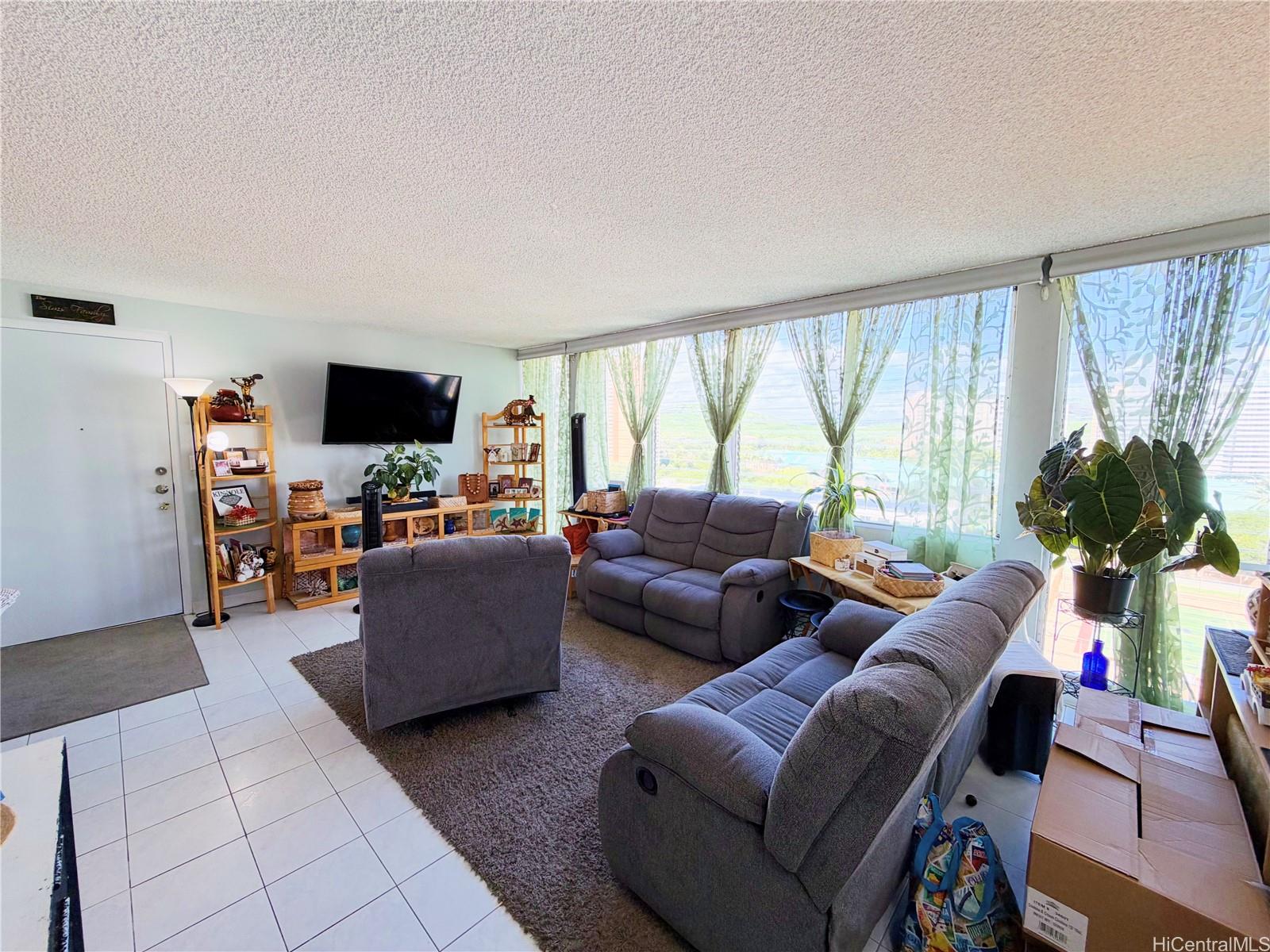 Lakeview Terrace condo # 8B, Honolulu, Hawaii - photo 3 of 22