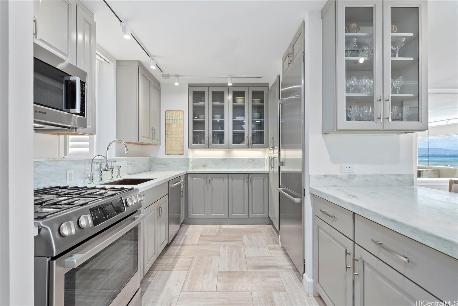 Colony Surf Ltd condo # 104, Honolulu, Hawaii - photo 18 of 25