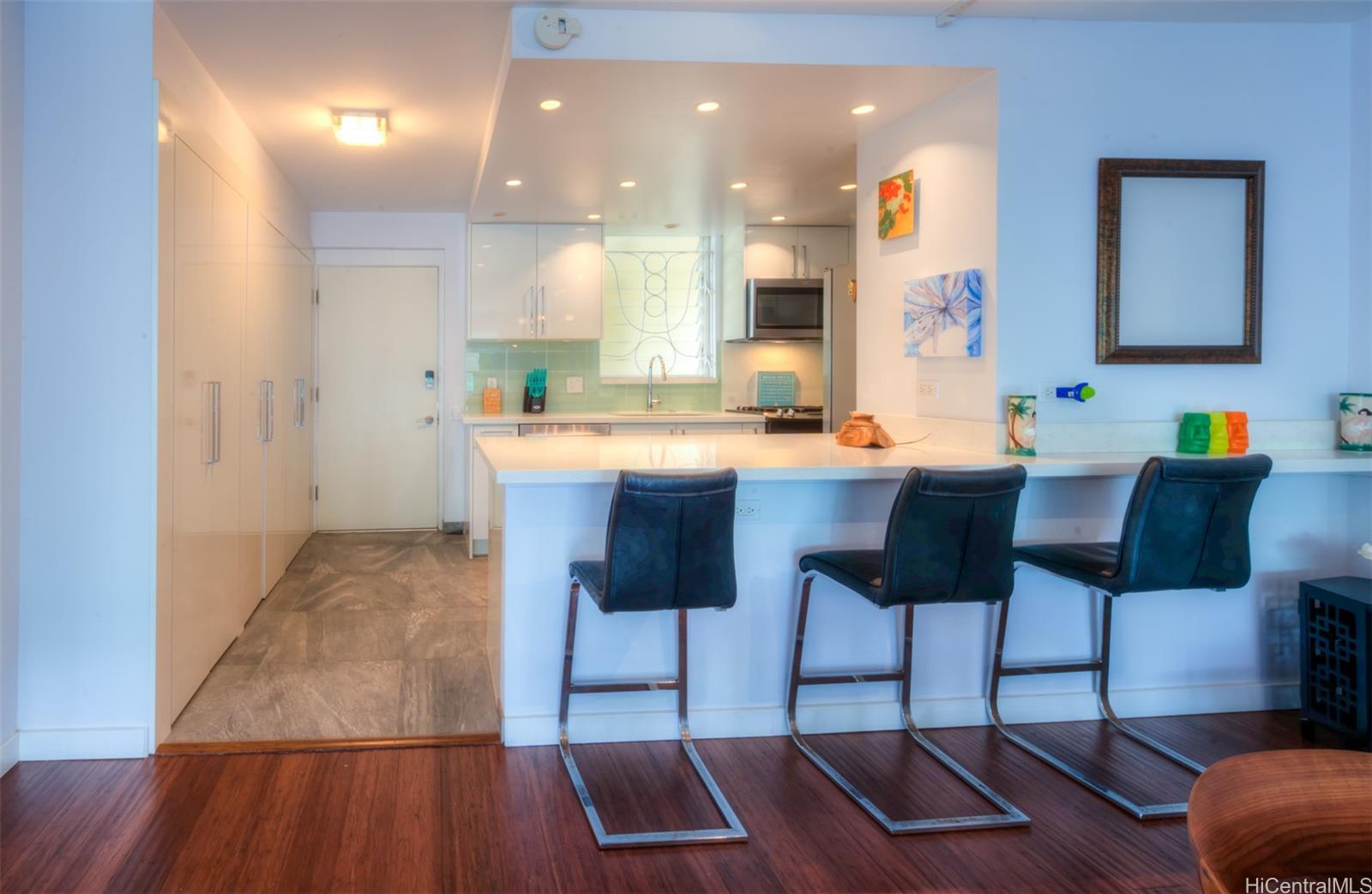 Colony Surf Ltd condo # 109, Honolulu, Hawaii - photo 8 of 24