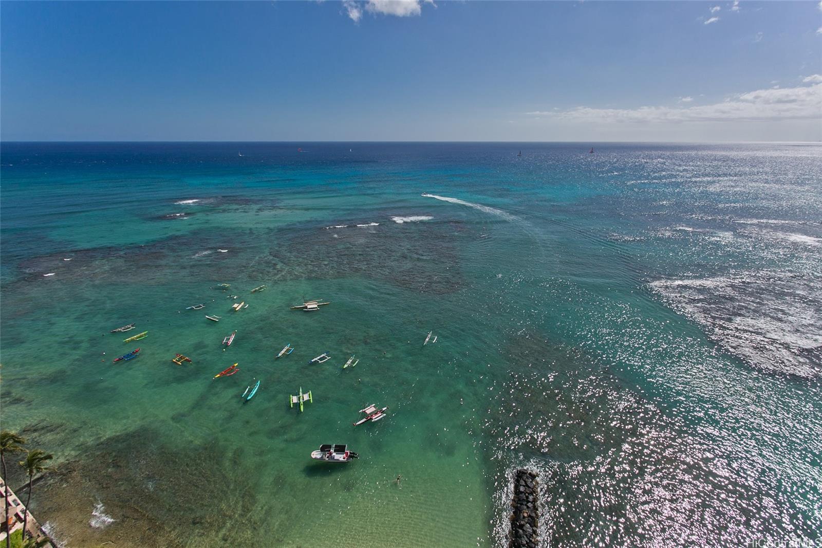 2895 Kalakaua Ave Honolulu - Rental - photo 2 of 22
