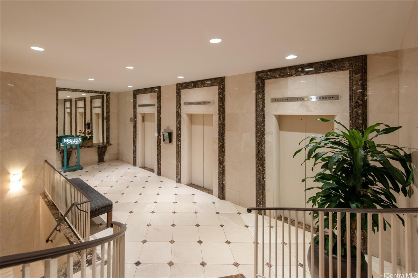 2895 Kalakaua Ave Honolulu - Rental - photo 13 of 22