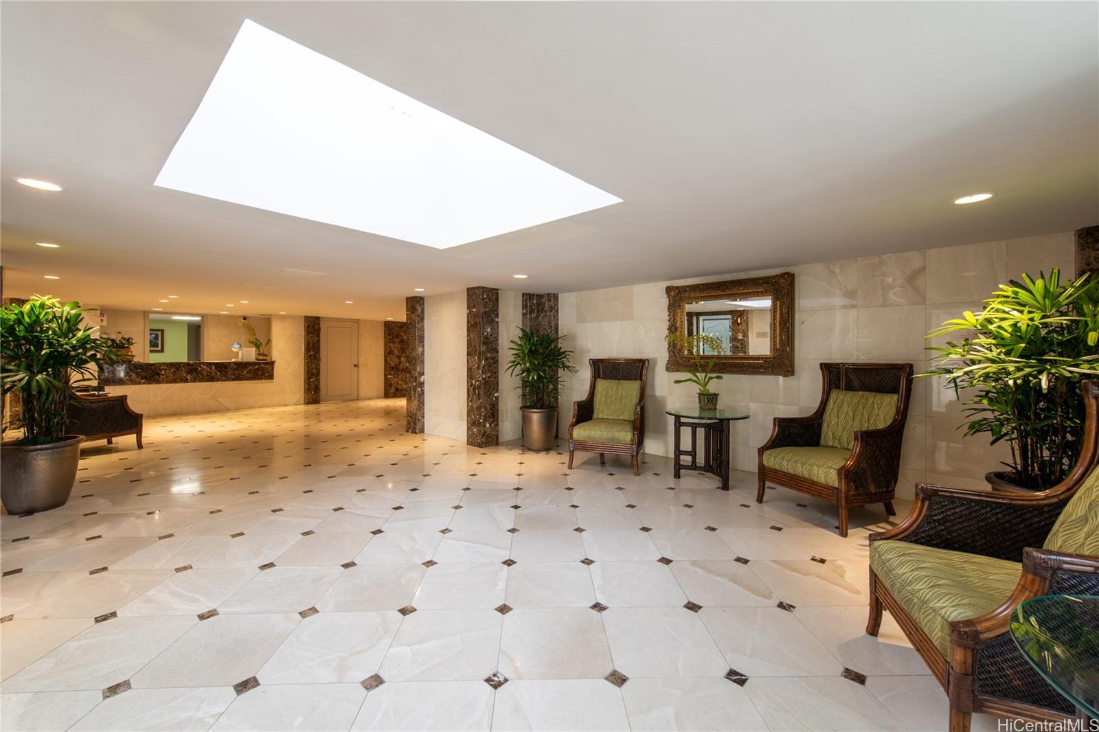 2895 Kalakaua Ave Honolulu - Rental - photo 14 of 22