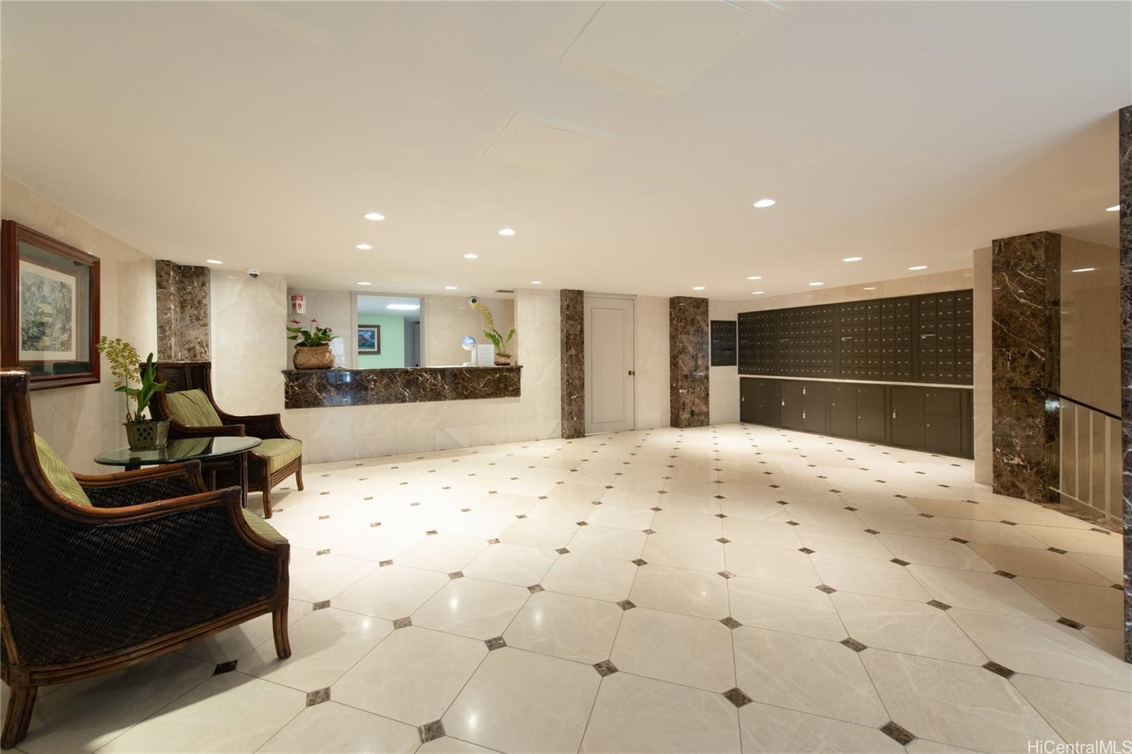 2895 Kalakaua Ave Honolulu - Rental - photo 15 of 22