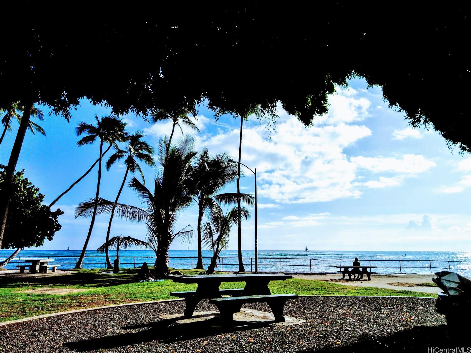 2895 Kalakaua Ave Honolulu - Rental - photo 20 of 22