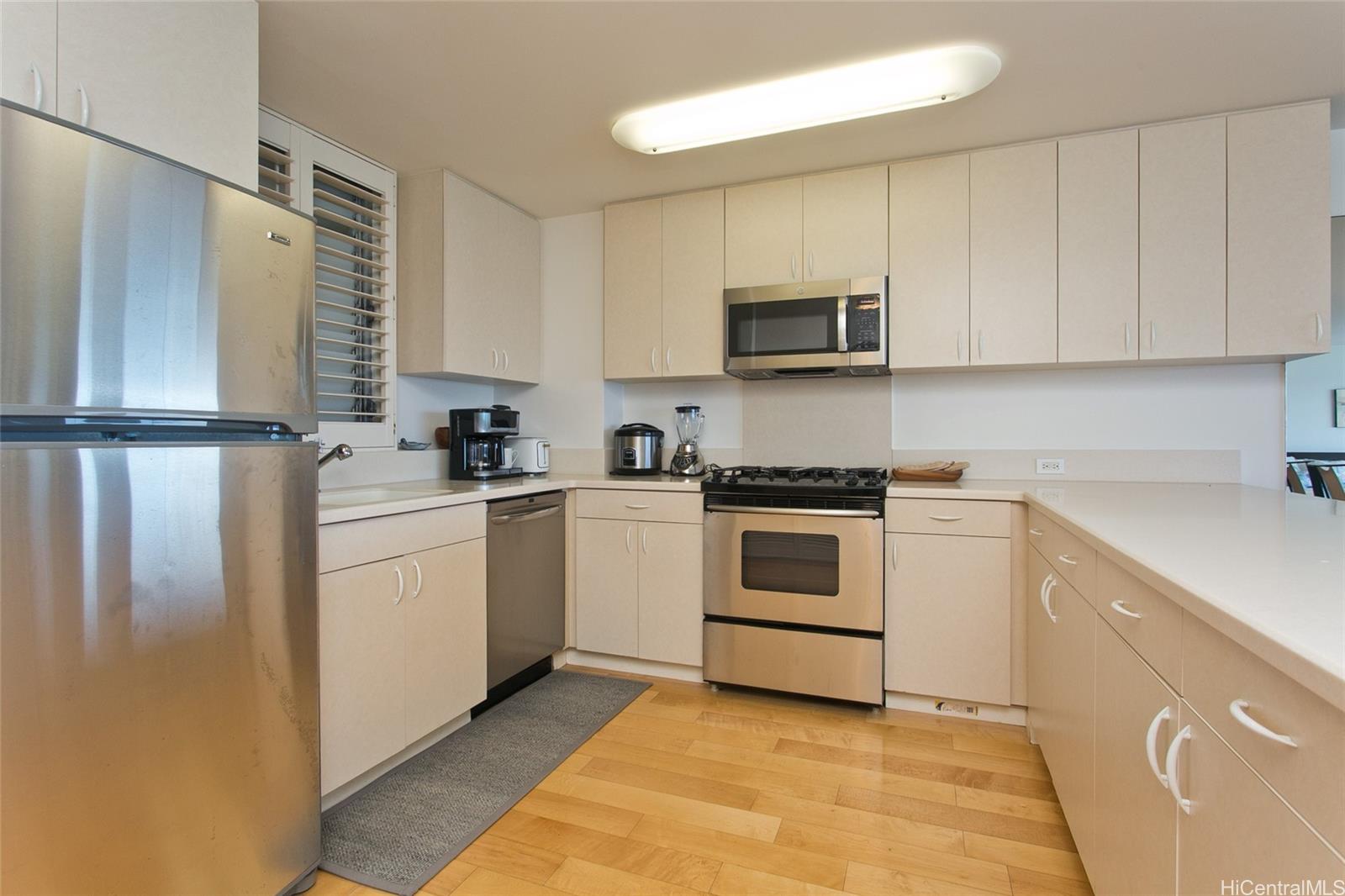 Colony Surf Ltd condo # 1202, Honolulu, Hawaii - photo 15 of 17