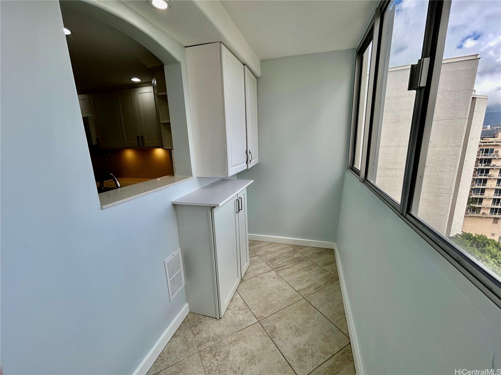 2895 Kalakaua Ave Honolulu - Rental - photo 11 of 17