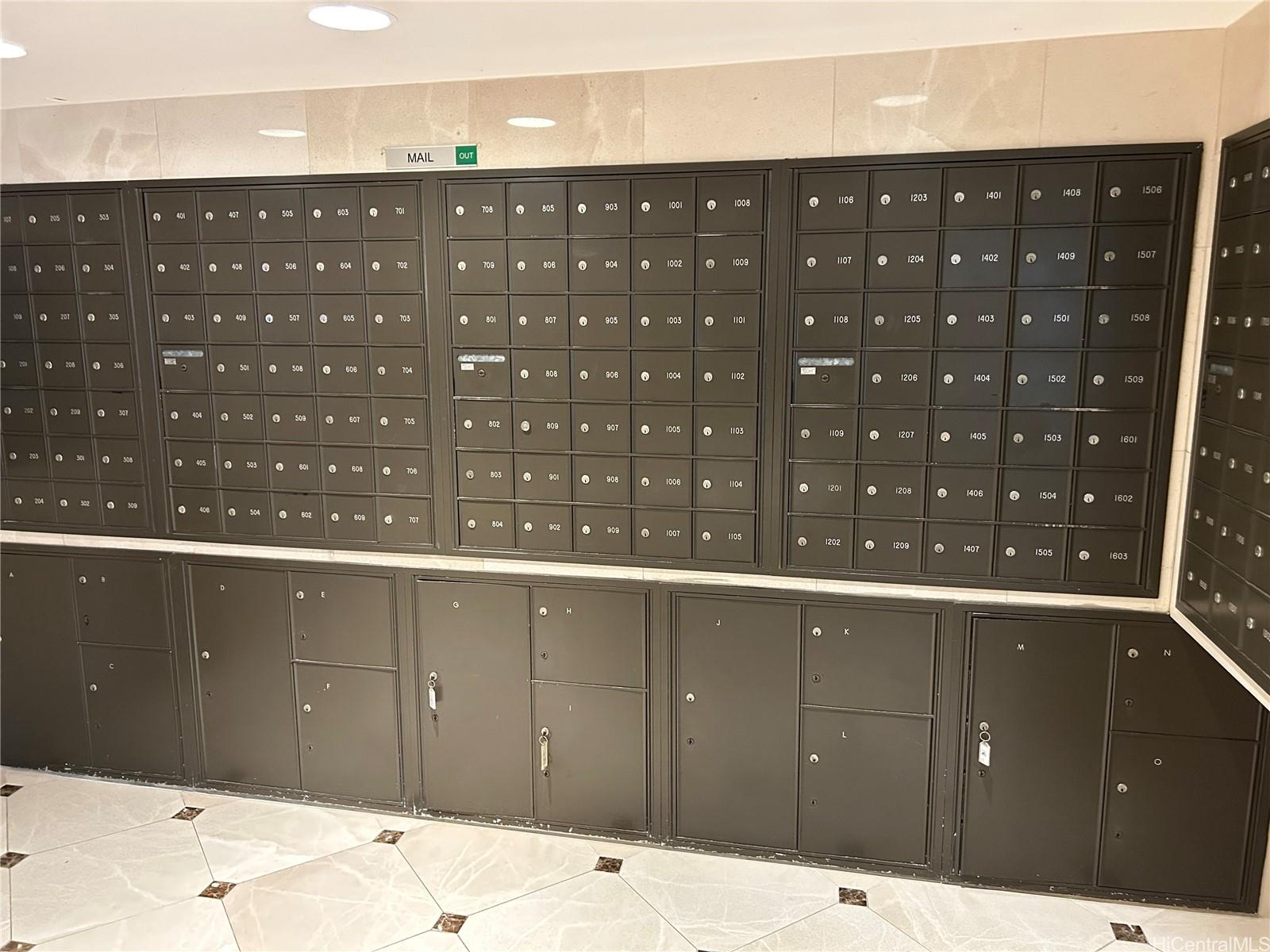 2895 Kalakaua Ave Honolulu - Rental - photo 14 of 17