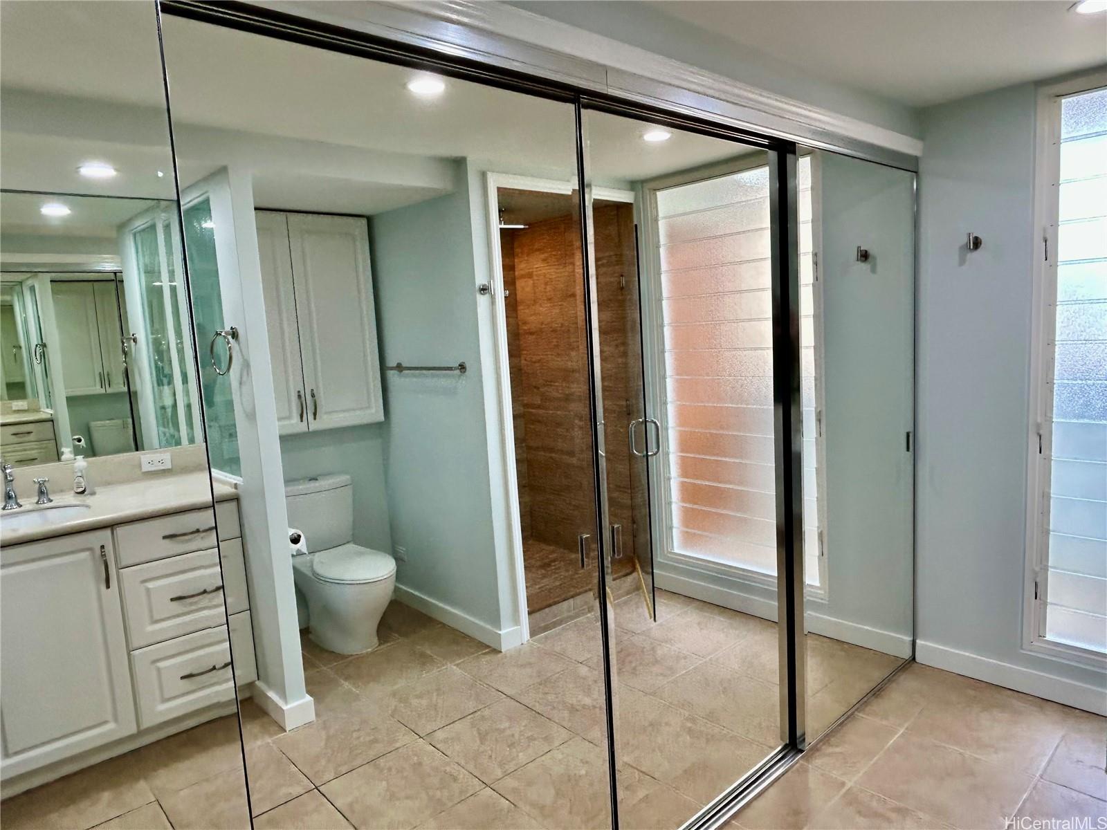 2895 Kalakaua Ave Honolulu - Rental - photo 5 of 17