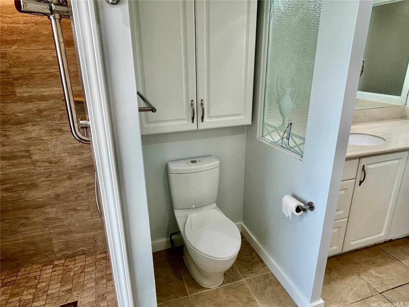 2895 Kalakaua Ave Honolulu - Rental - photo 7 of 17