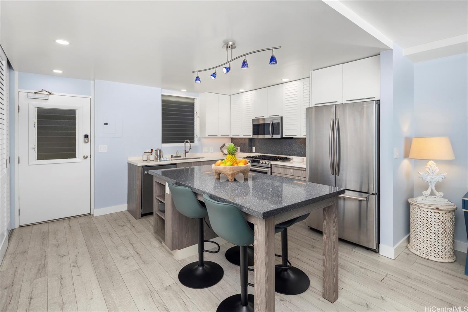 Colony Surf Ltd condo # 1402, Honolulu, Hawaii - photo 7 of 21