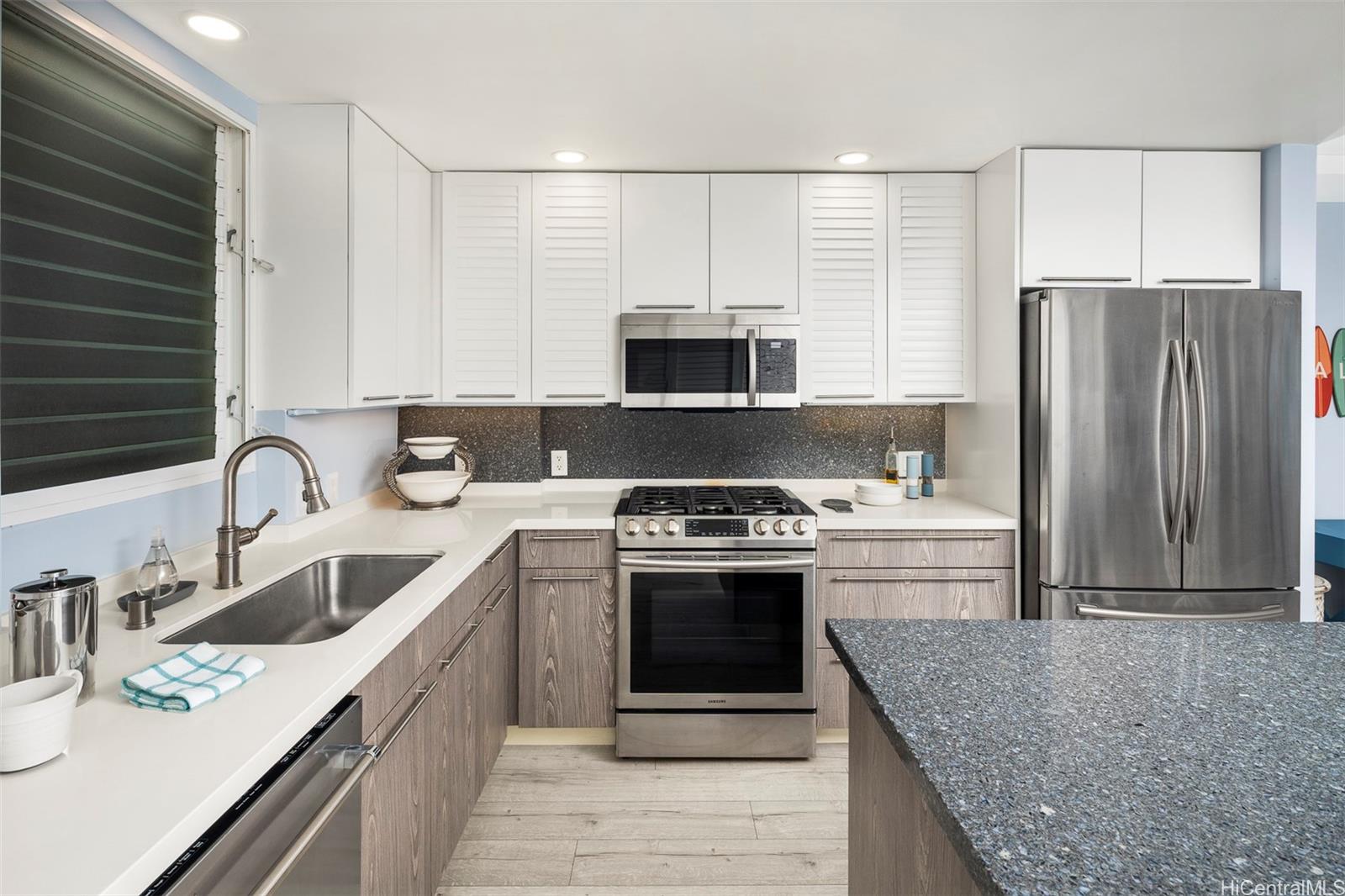 Colony Surf Ltd condo # 1402, Honolulu, Hawaii - photo 8 of 21