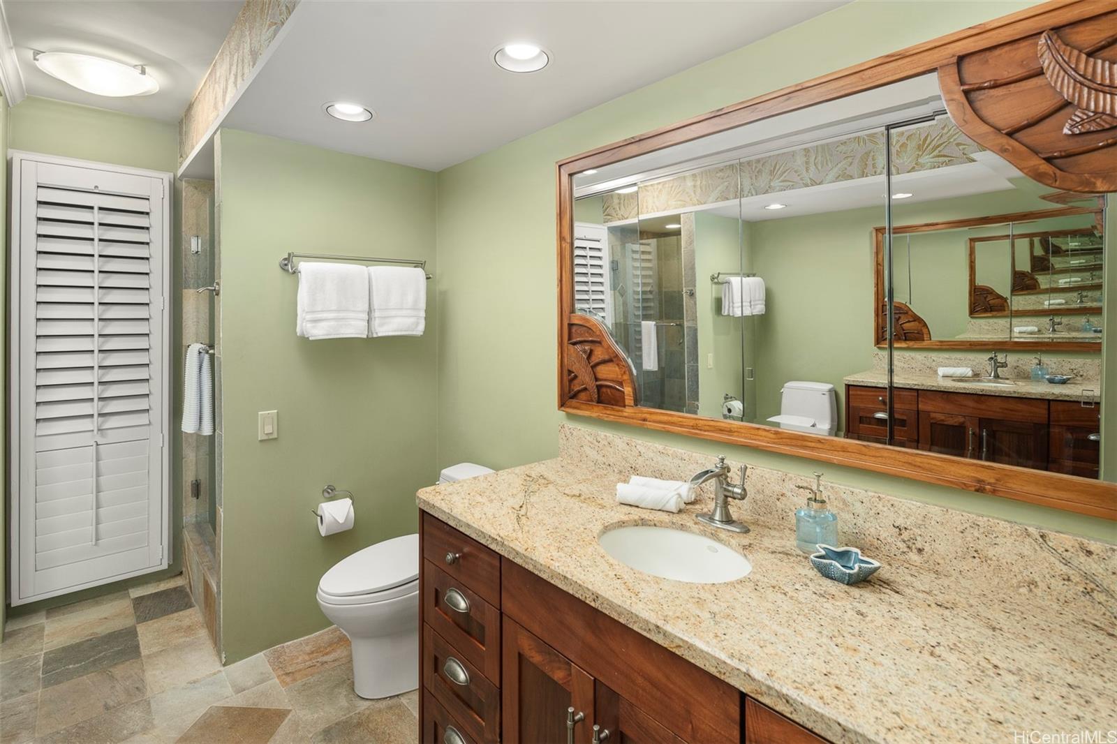 Colony Surf Ltd condo # 1403, Honolulu, Hawaii - photo 5 of 14