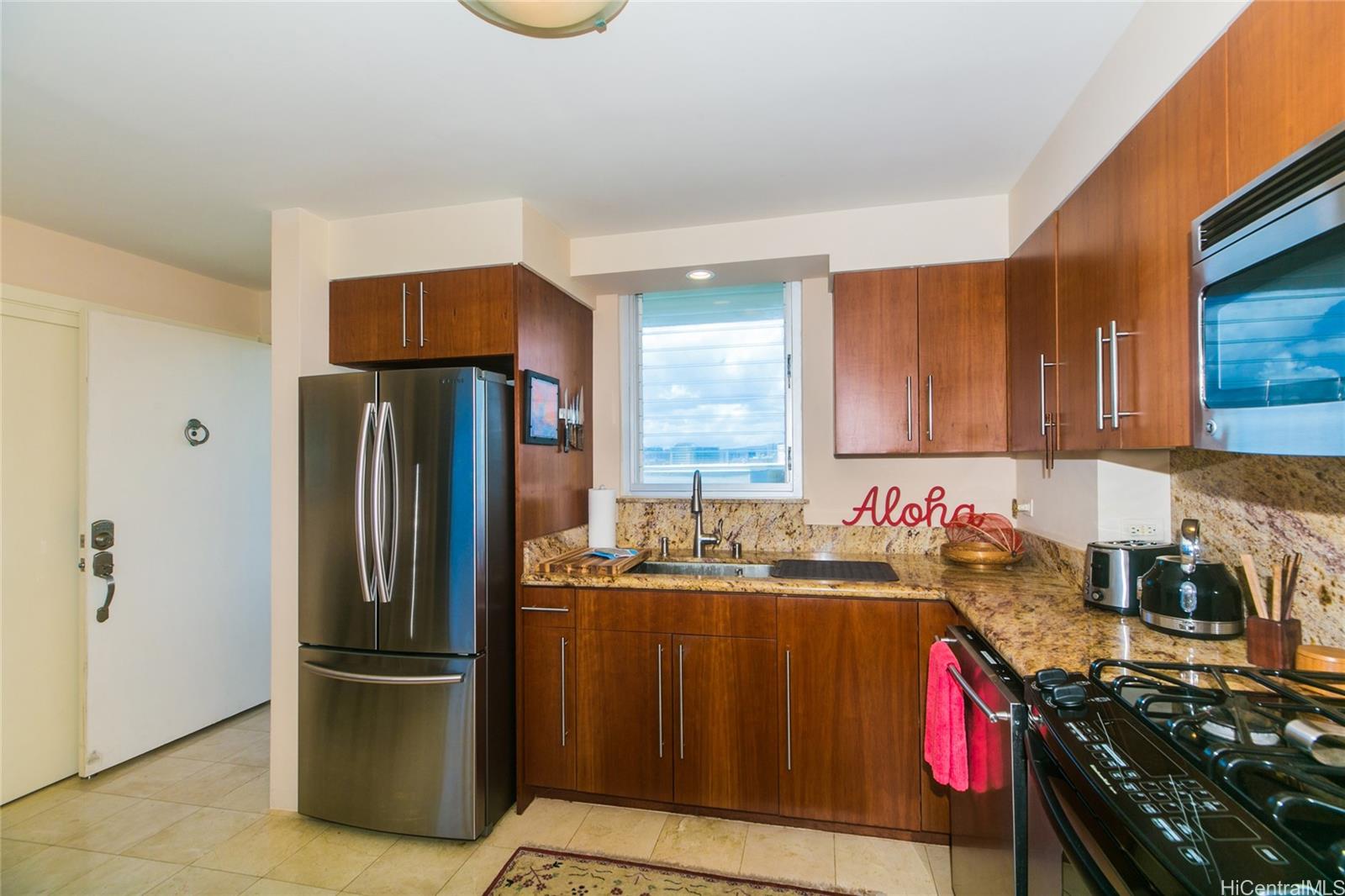 2895 Kalakaua Ave Honolulu - Rental - photo 16 of 24