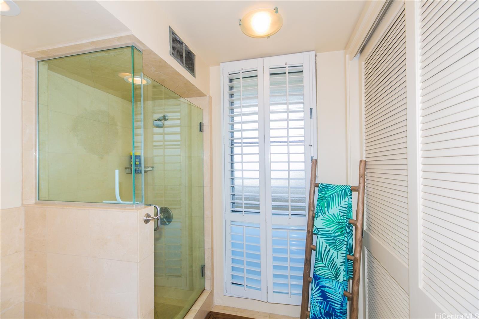 2895 Kalakaua Ave Honolulu - Rental - photo 19 of 24