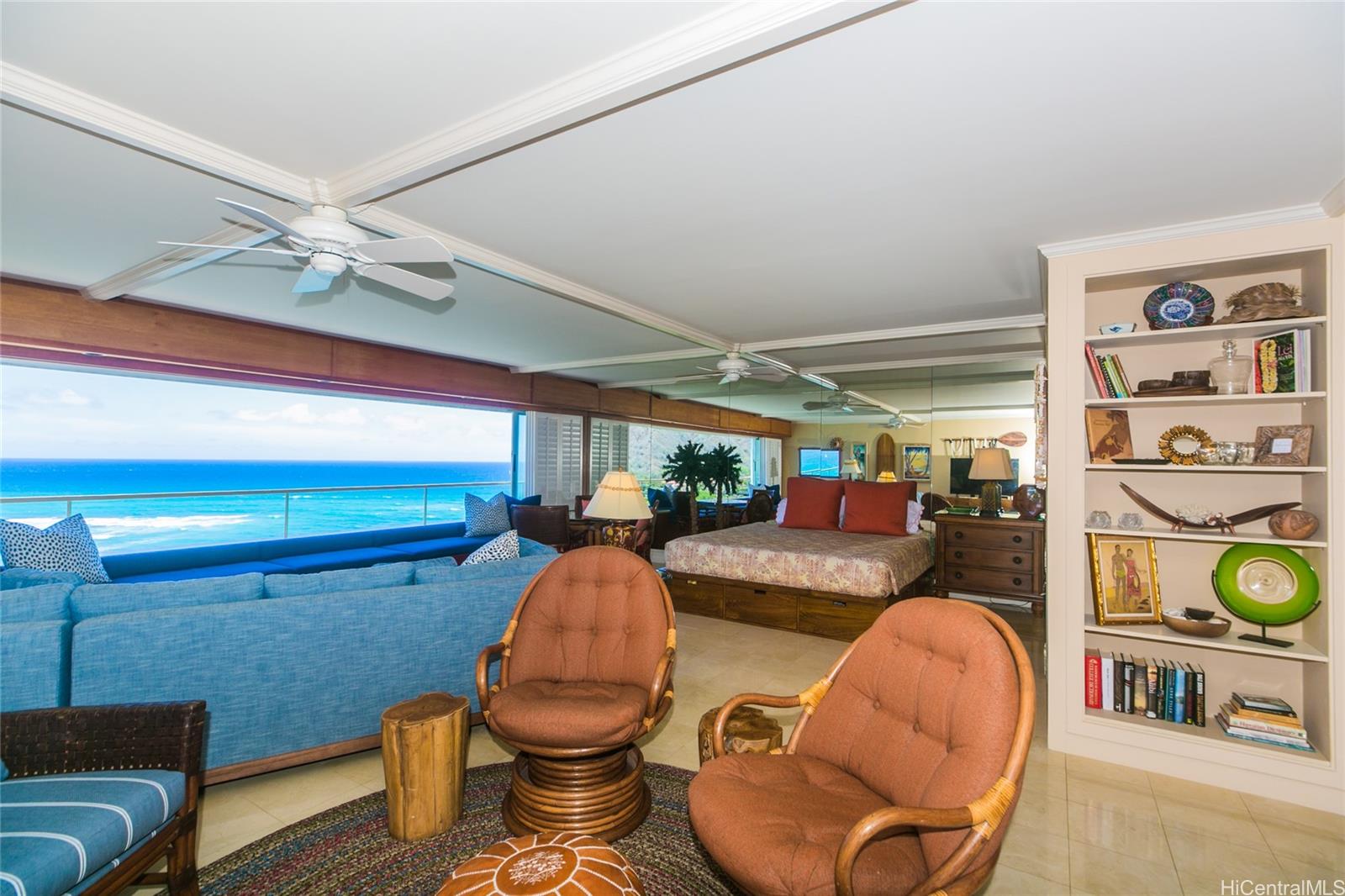 2895 Kalakaua Ave Honolulu - Rental - photo 6 of 24