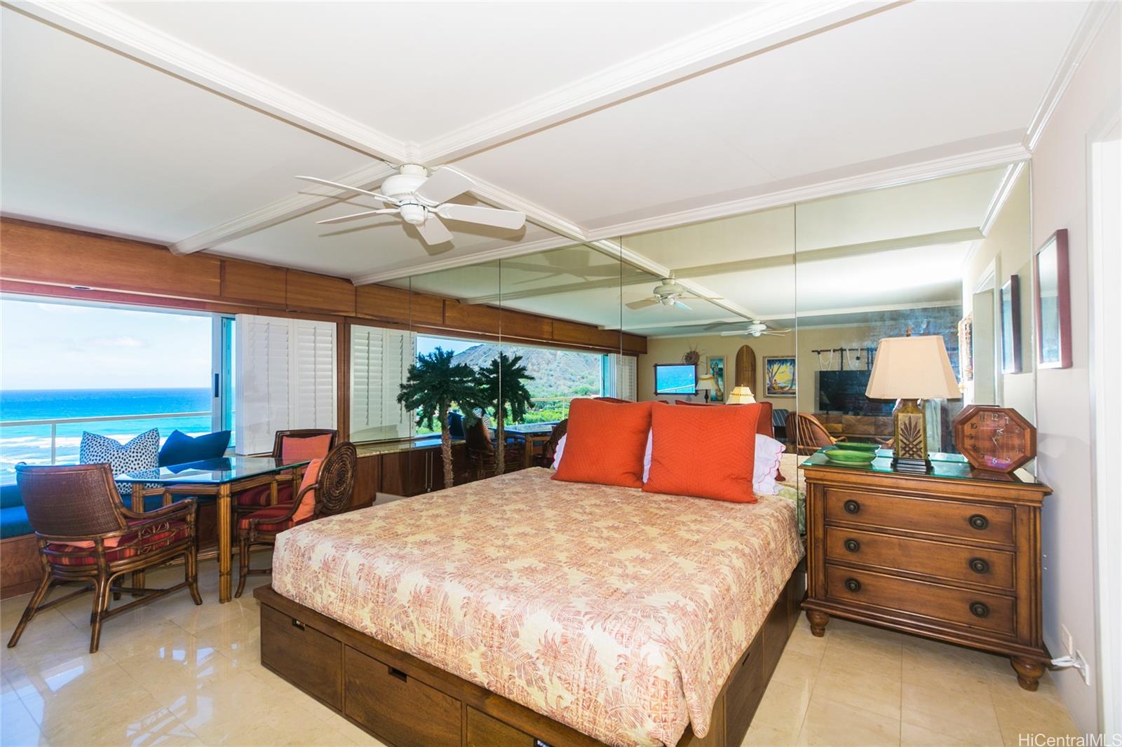 2895 Kalakaua Ave Honolulu - Rental - photo 8 of 24