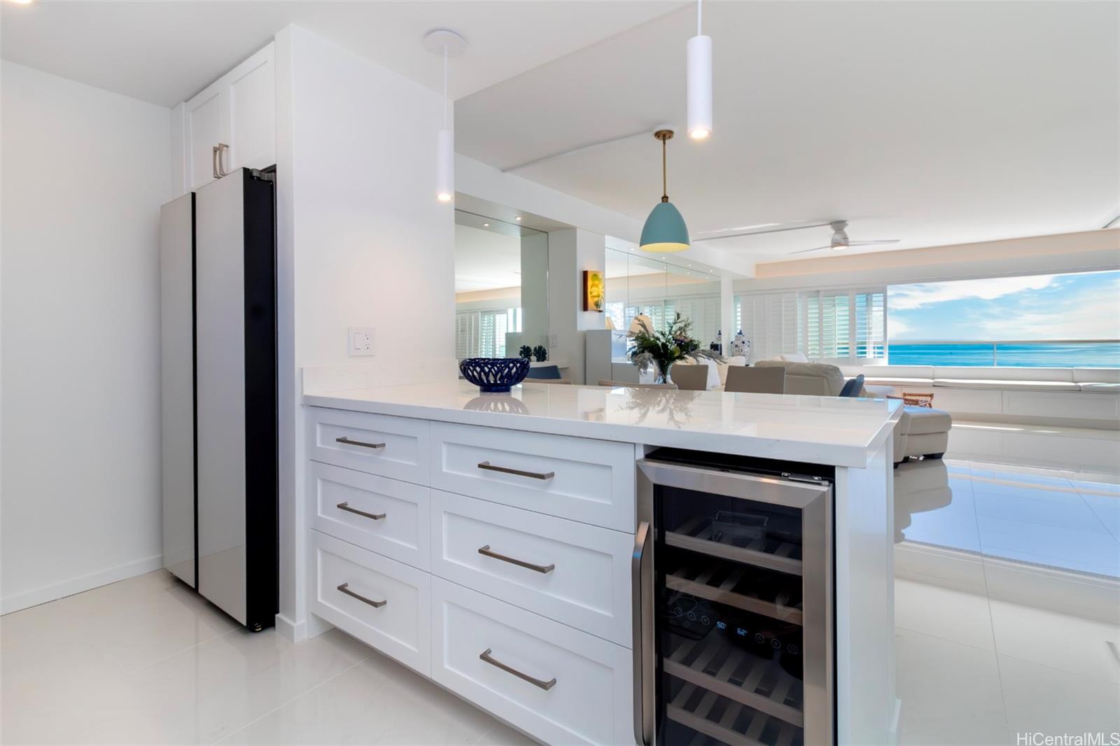 2895 Kalakaua Ave Honolulu - Rental - photo 12 of 20