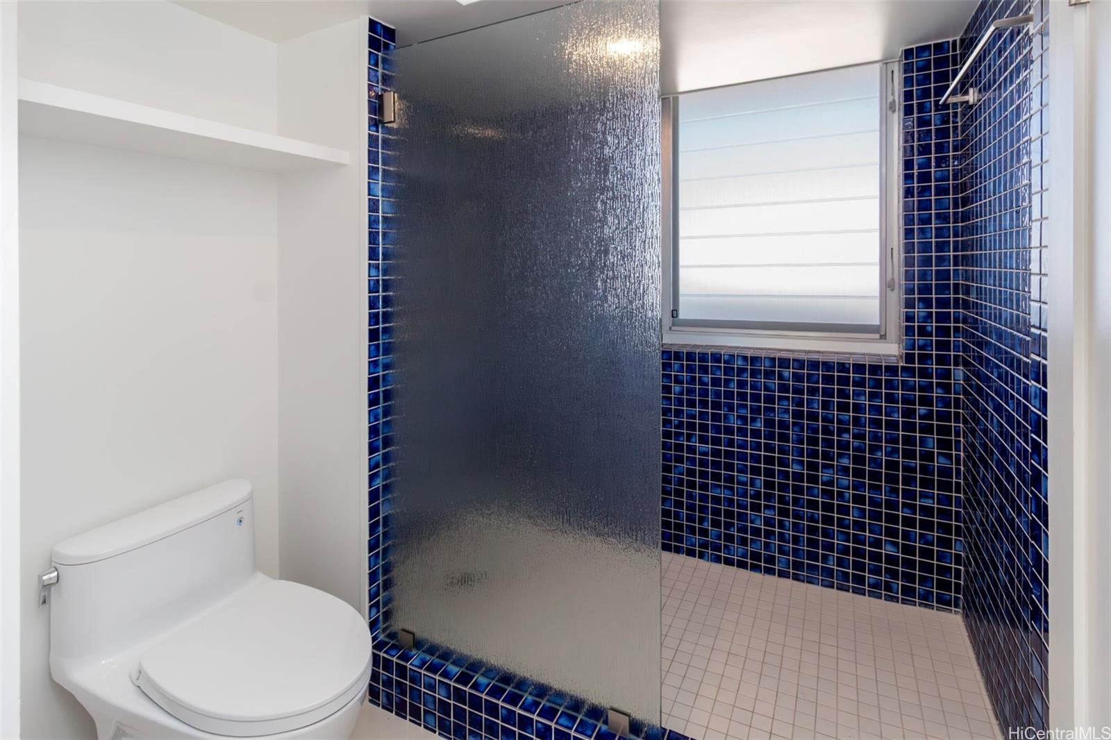 2895 Kalakaua Ave Honolulu - Rental - photo 7 of 20