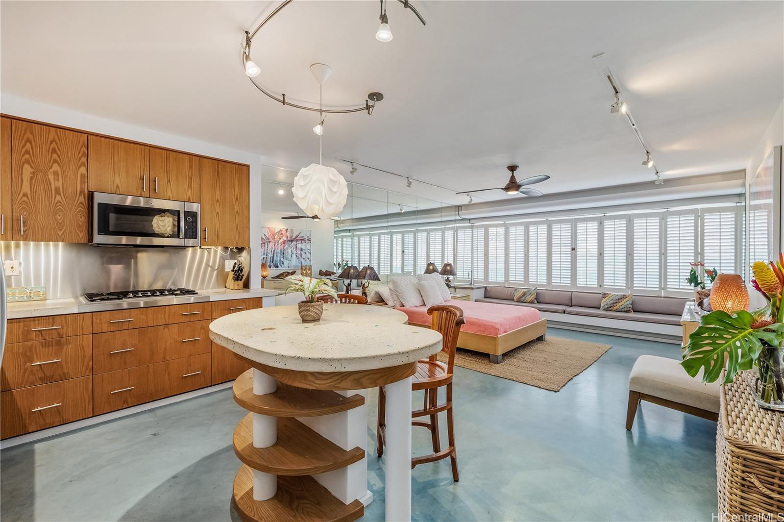 Colony Surf Ltd condo # 206, Honolulu, Hawaii - photo 13 of 21