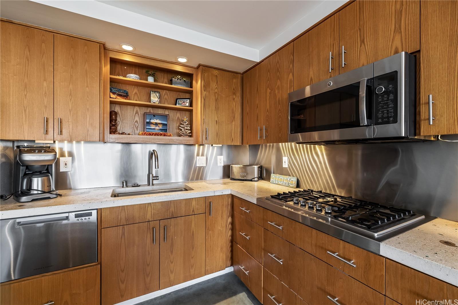 Colony Surf Ltd condo # 206, Honolulu, Hawaii - photo 7 of 21