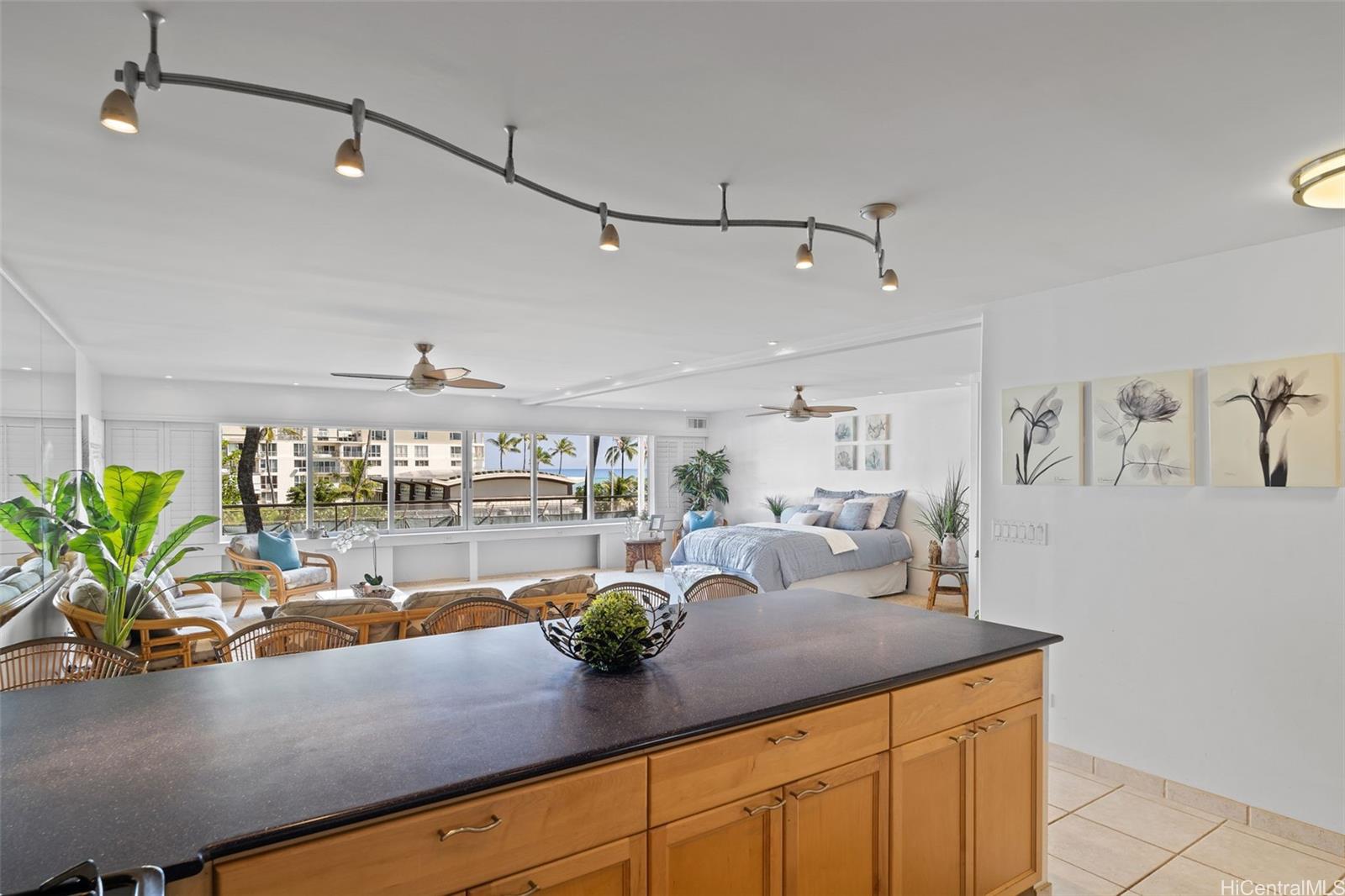 Colony Surf Ltd condo # 309, Honolulu, Hawaii - photo 11 of 25