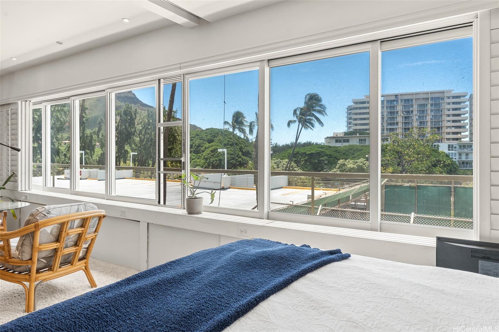 Colony Surf Ltd condo # 309, Honolulu, Hawaii - photo 3 of 18