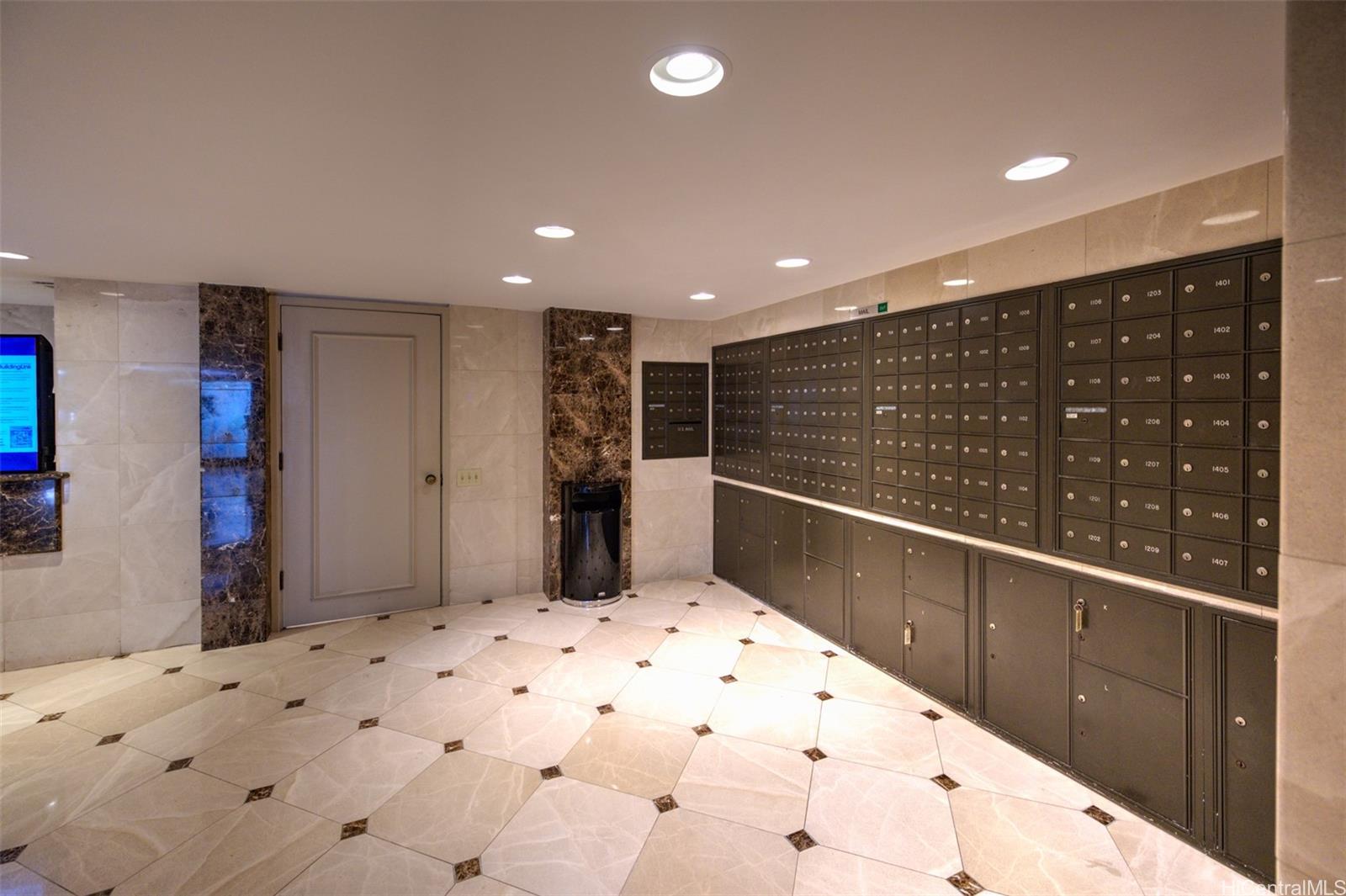 Colony Surf Ltd condo # 502, Honolulu, Hawaii - photo 18 of 24