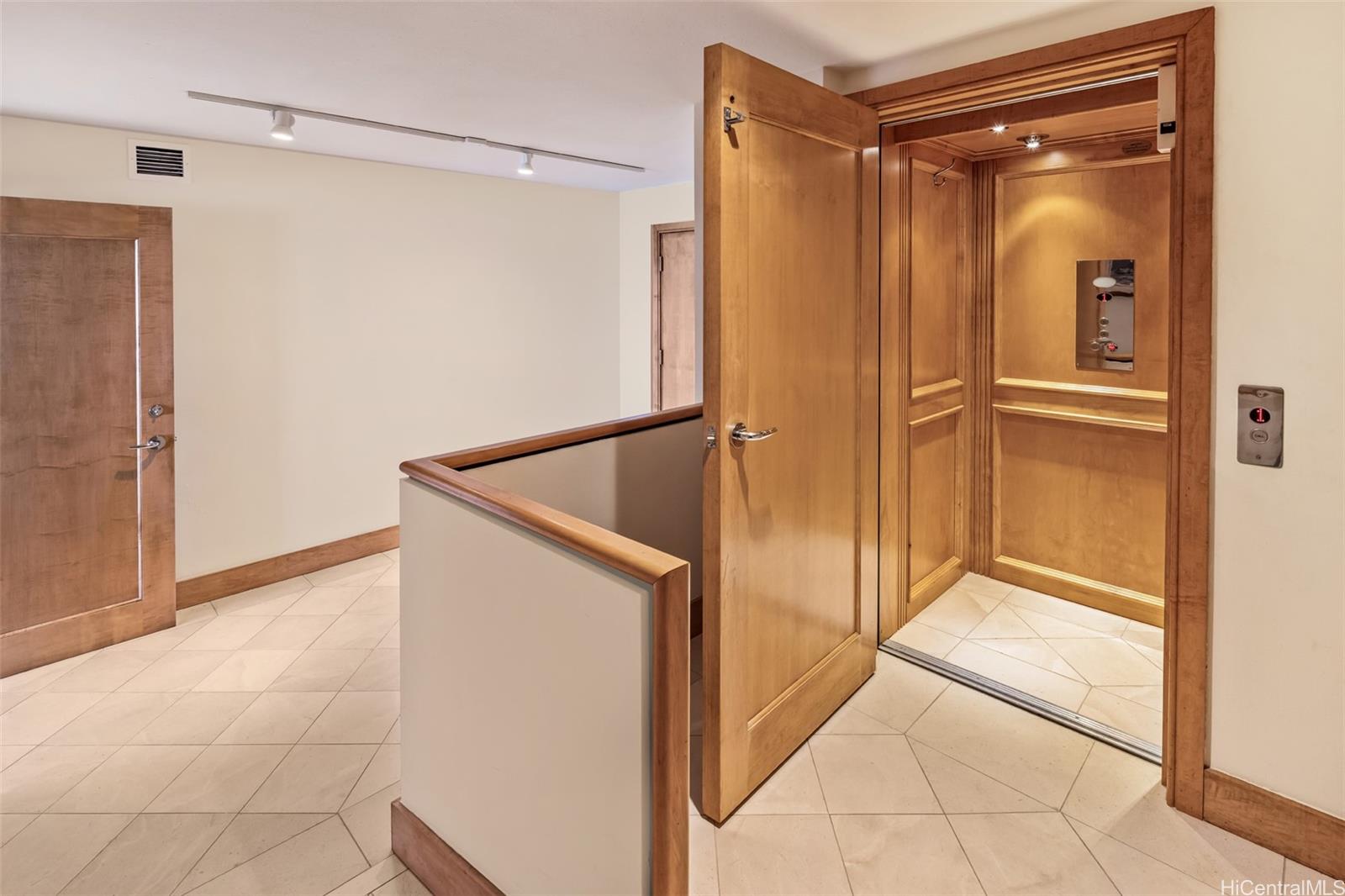 Colony Surf Ltd condo # Grand PH/PH 2, Honolulu, Hawaii - photo 13 of 19