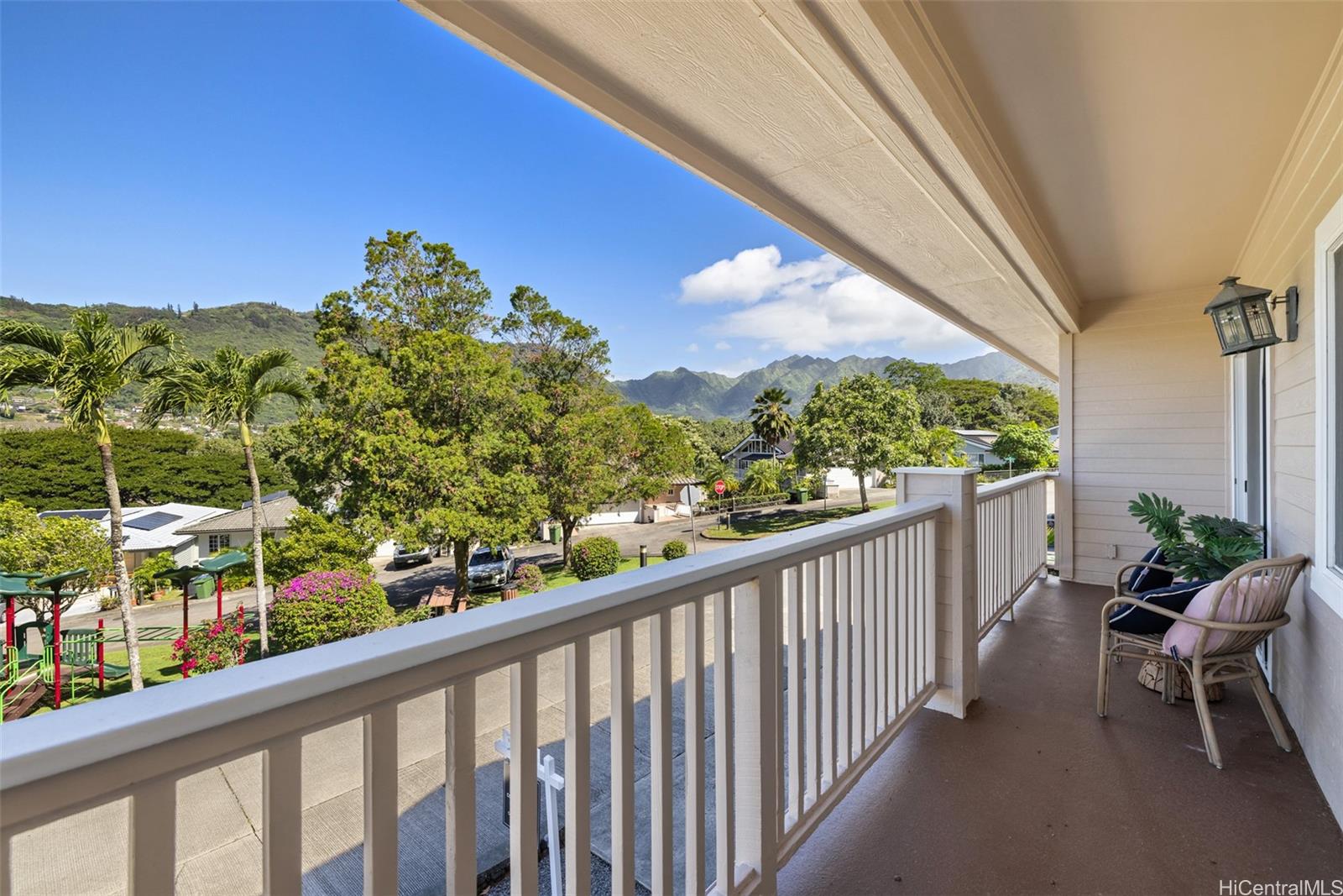 2897  Kalawao Street Manoa Area, Honolulu home - photo 2 of 25