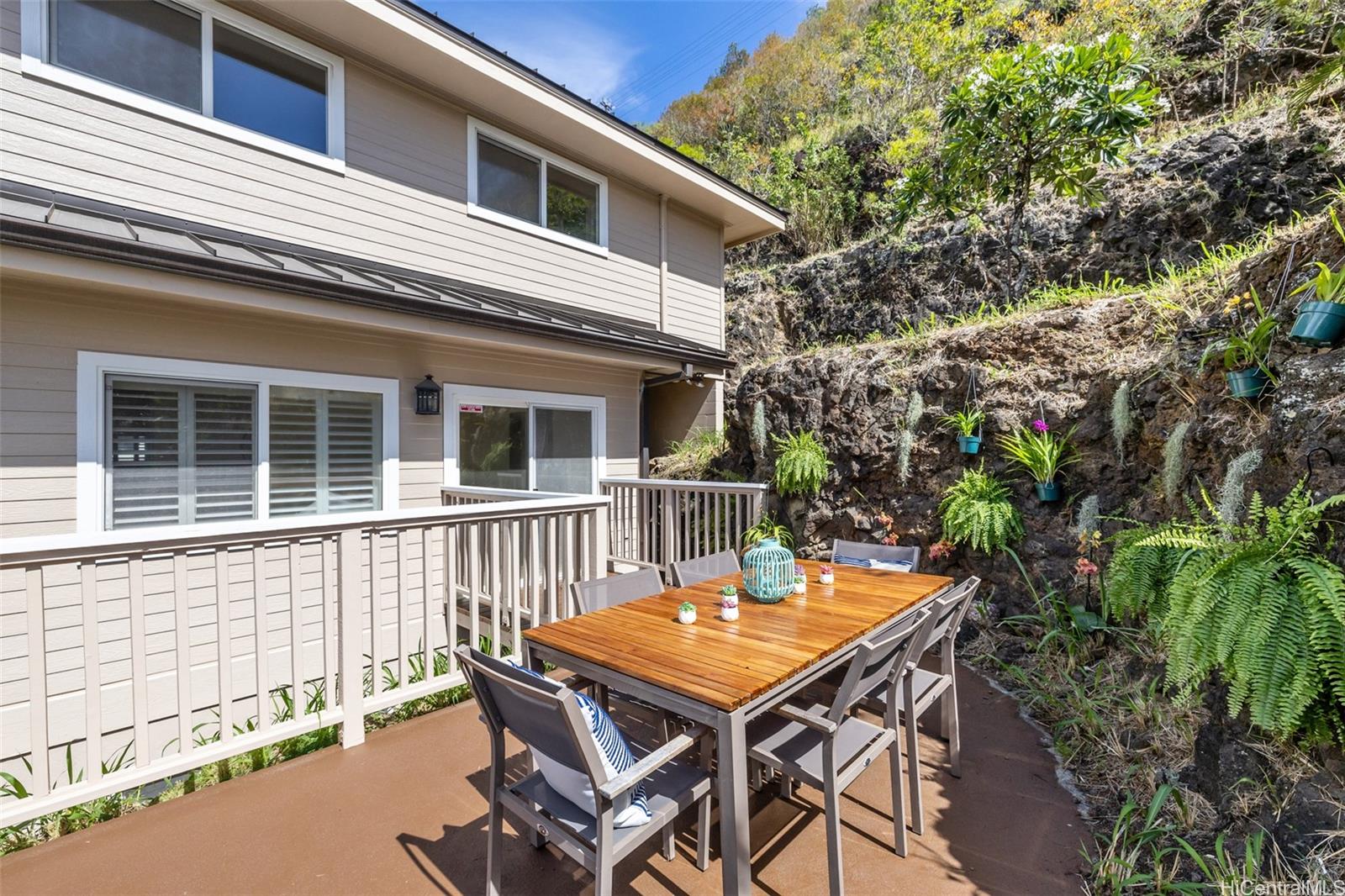 2897  Kalawao Street Manoa Area, Honolulu home - photo 16 of 25