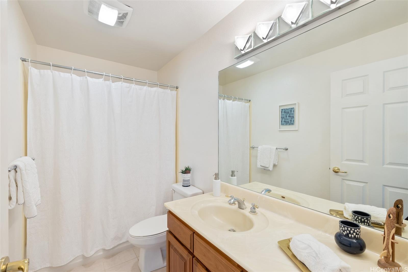 2897  Kalawao Street Manoa Area, Honolulu home - photo 6 of 25