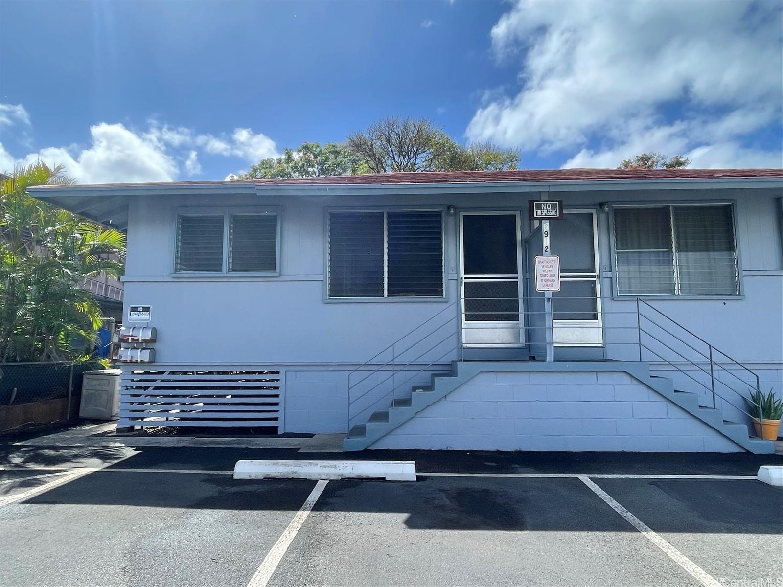 2912 Varsity Circle Honolulu - Rental - photo 2 of 11