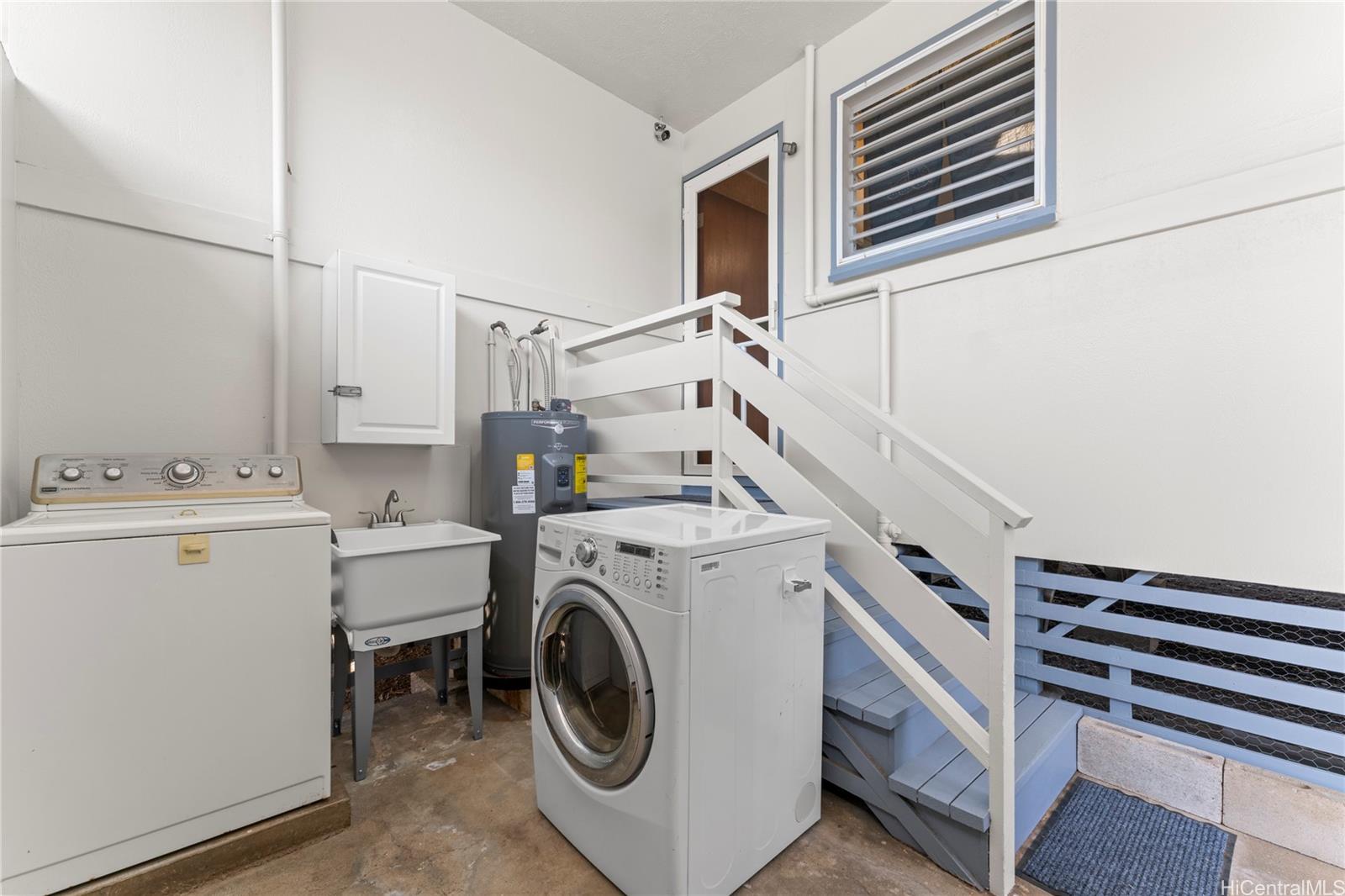 2915  Koali Rd University, Honolulu home - photo 3 of 24