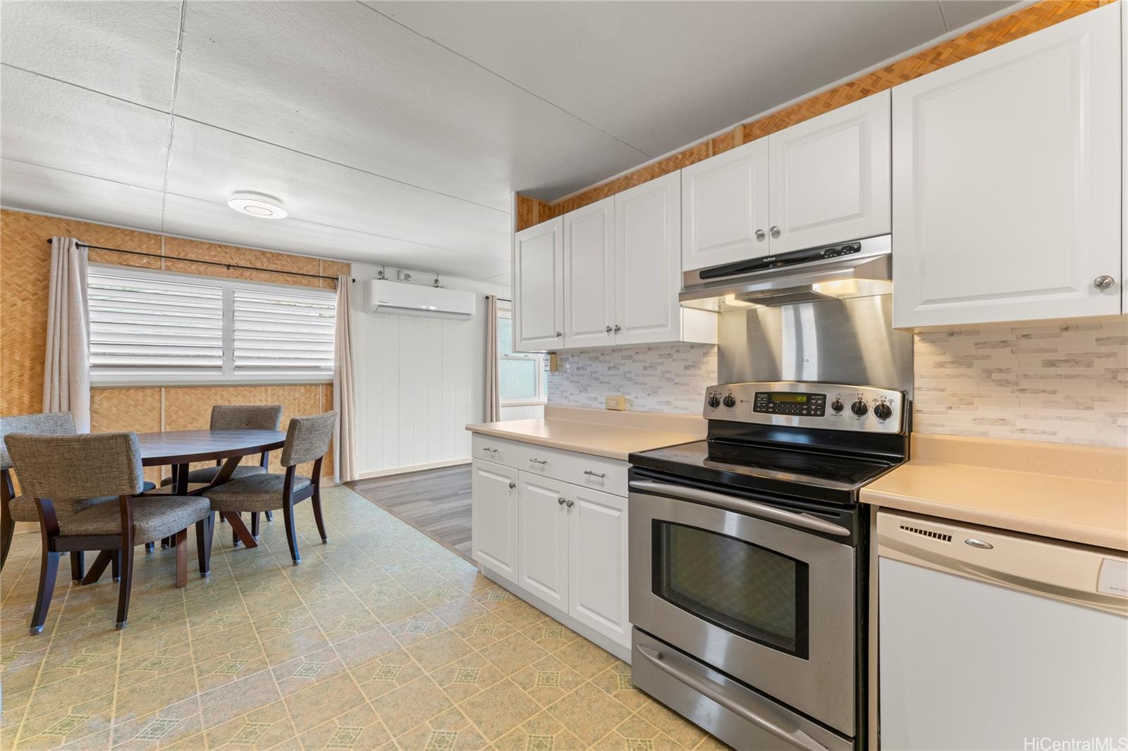 2915  Koali Rd University, Honolulu home - photo 10 of 24