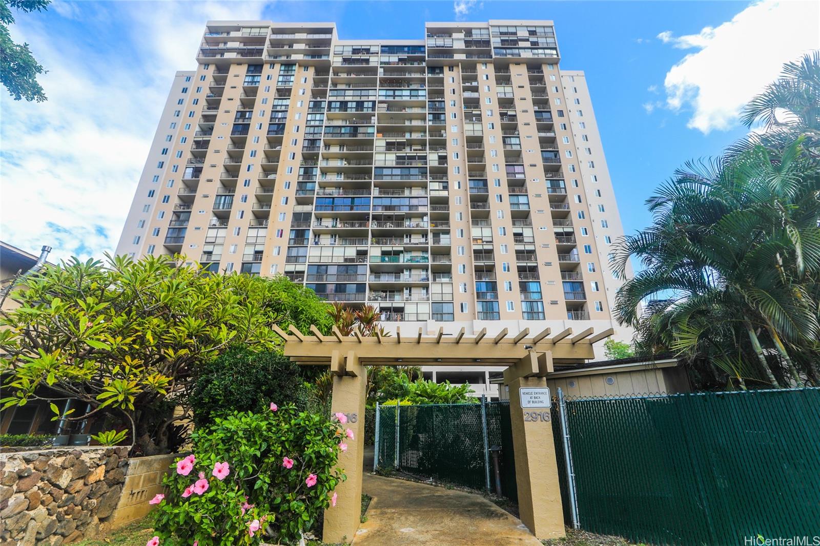 Fairway House condo # 10I, Honolulu, Hawaii - photo 2 of 23