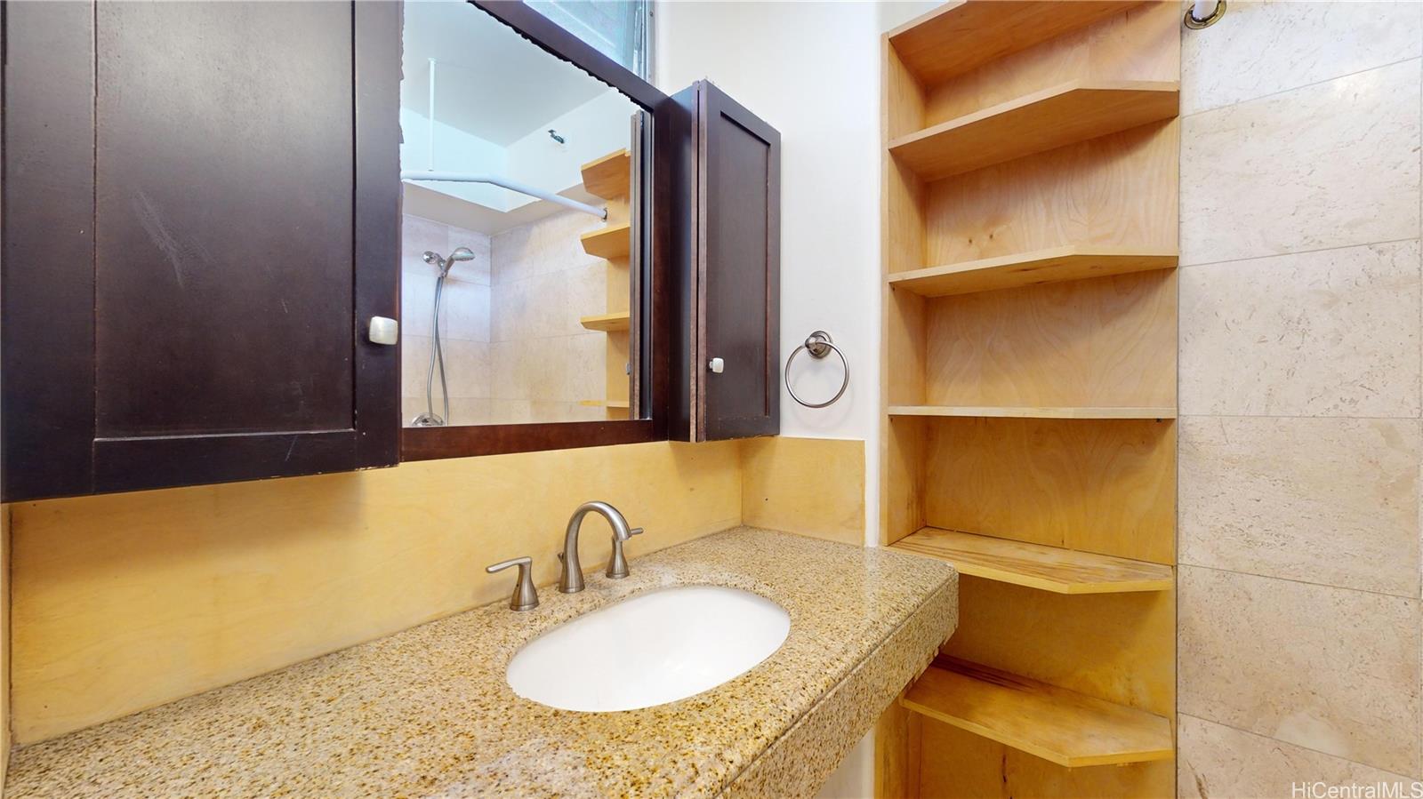 2916 Date St Honolulu - Rental - photo 18 of 25