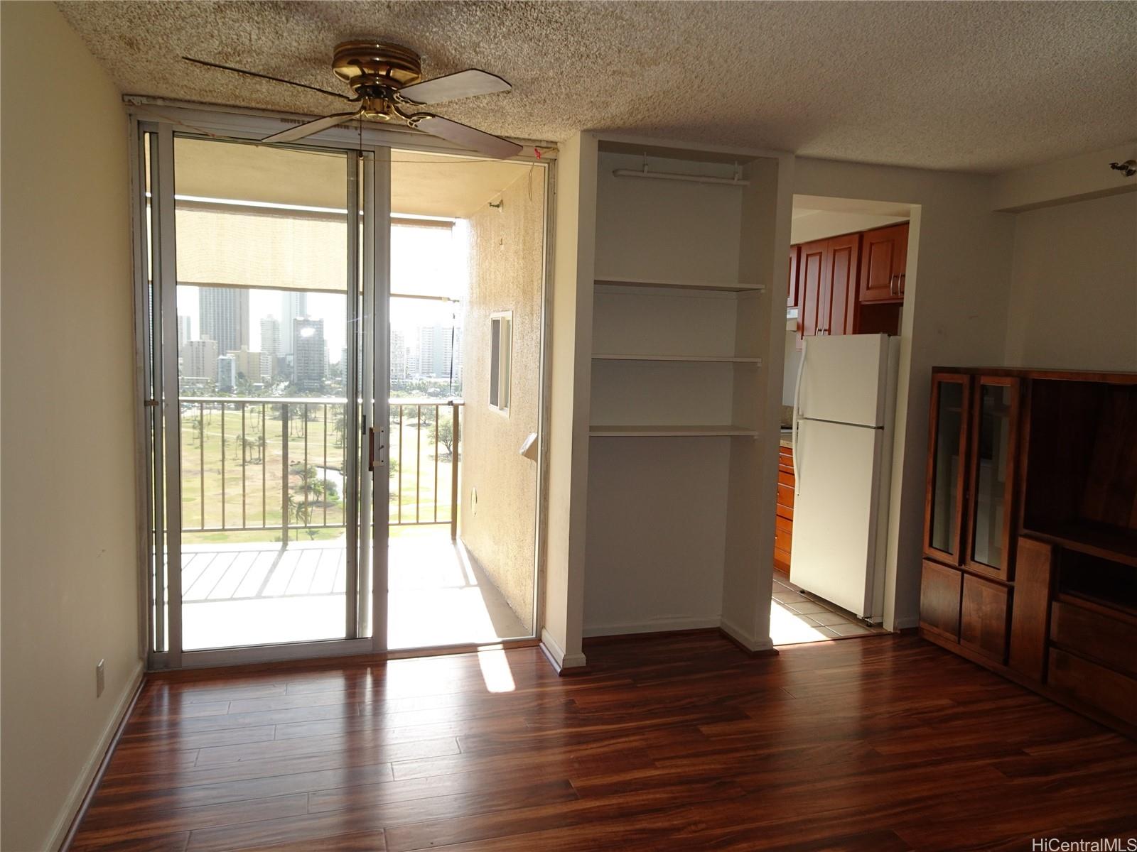 Fairway House condo # 18B, Honolulu, Hawaii - photo 4 of 8