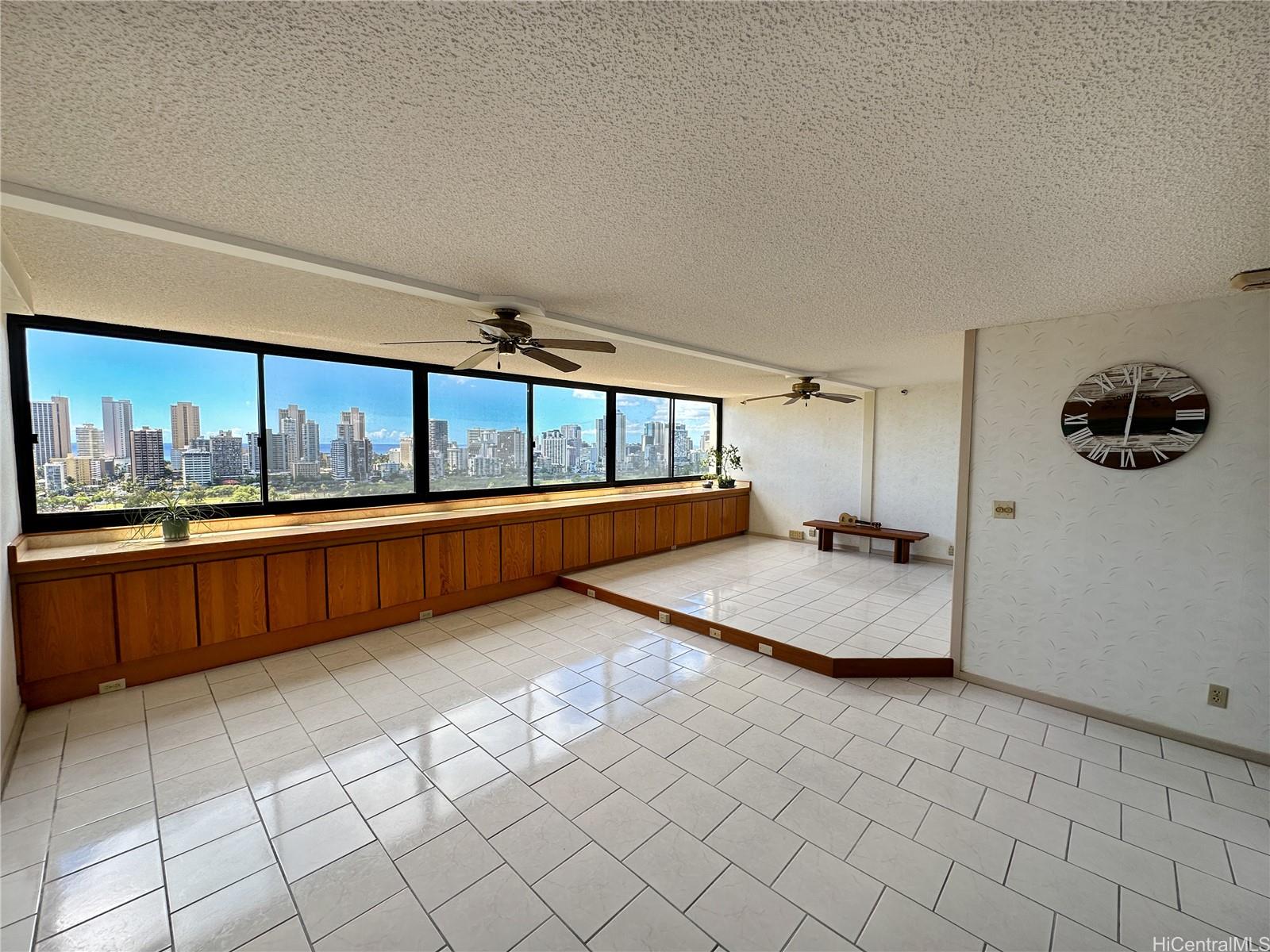 Fairway House condo # 20E, Honolulu, Hawaii - photo 2 of 25