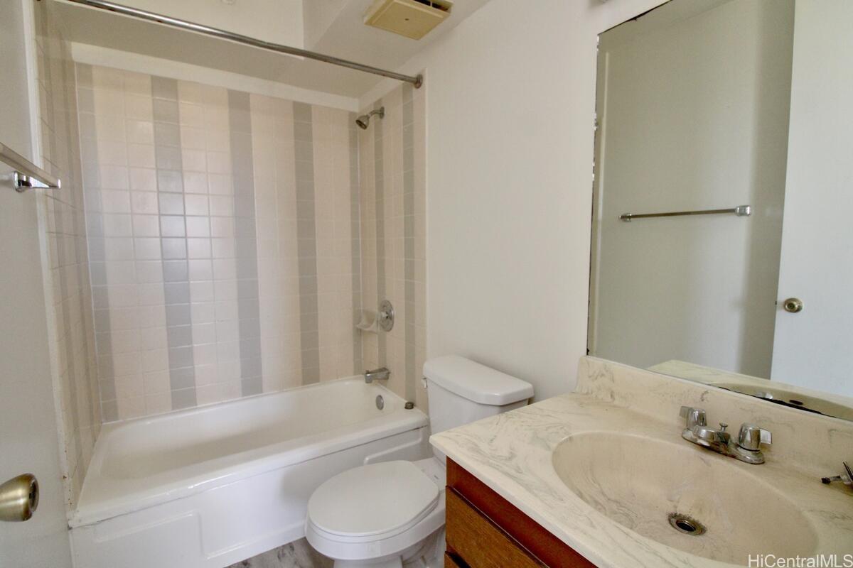 Fairway House condo # 5E, Honolulu, Hawaii - photo 8 of 22