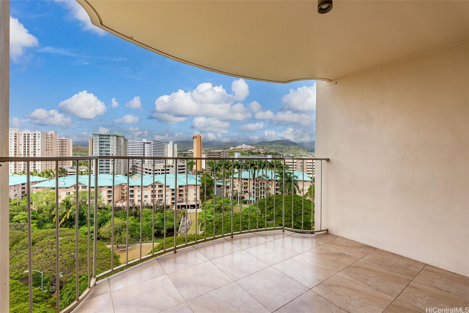 Lakeshore Tower condo # 1003, Honolulu, Hawaii - photo 17 of 25
