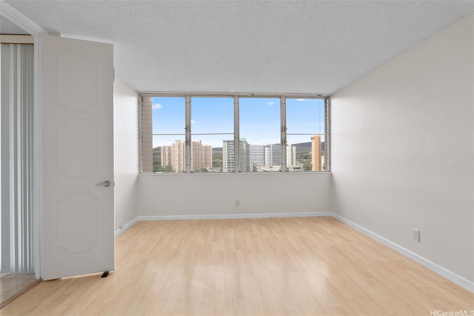 Lakeshore Tower condo # 1003, Honolulu, Hawaii - photo 9 of 25