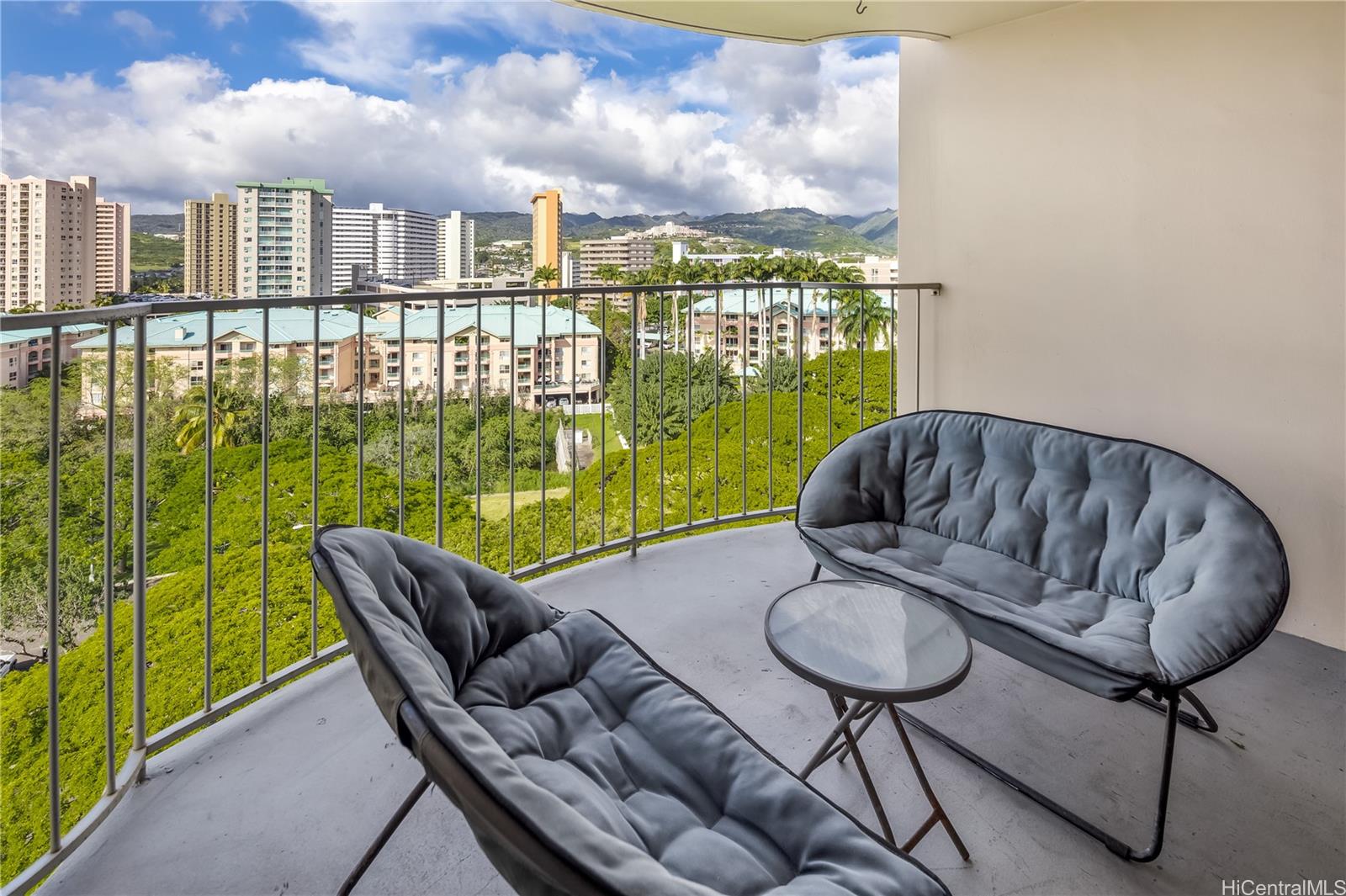 Lakeshore Tower condo # 905, Honolulu, Hawaii - photo 11 of 25